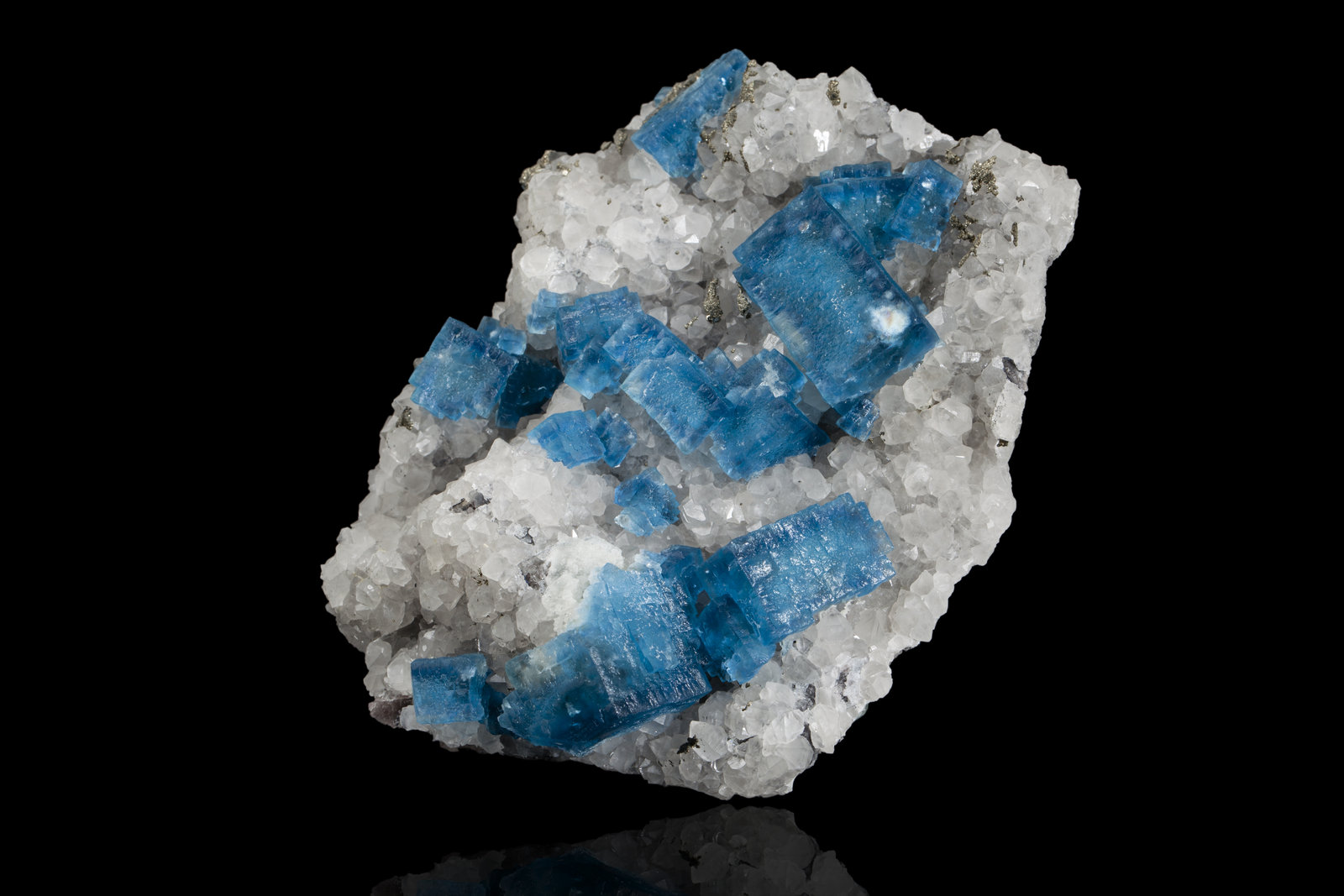 Fluorita en Cuarzo
14 x 11,5 x 6 cm
(Autor: Museo MIM)