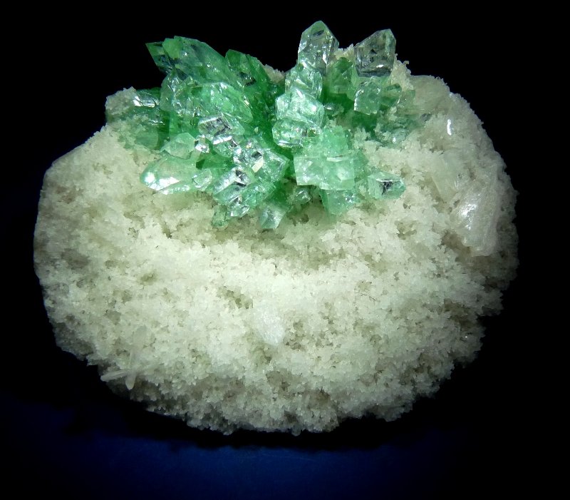 Fluorapofilita-(K)
80x65 mm.
(Autor: Jesus Franquesa Baucells)