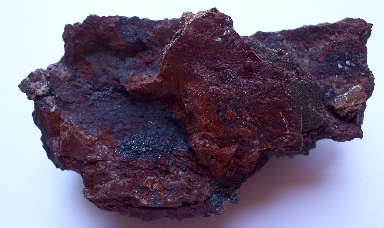 Mullita y hematites
5 x 3 cm
(Autor: Cristalino)