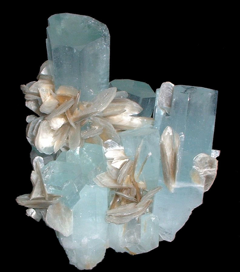 Berilo, Moscovita
100 mm x 70 mm. Cristal principal de berilo: 22 mm de anchura
(Autor: Carles Millan)