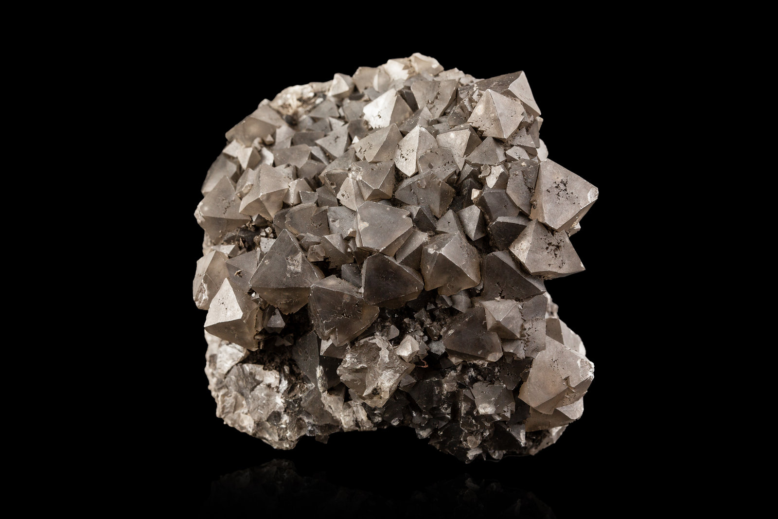 Senarmontita
7 x 6 x 6,5 cm
(Autor: Museo MIM)