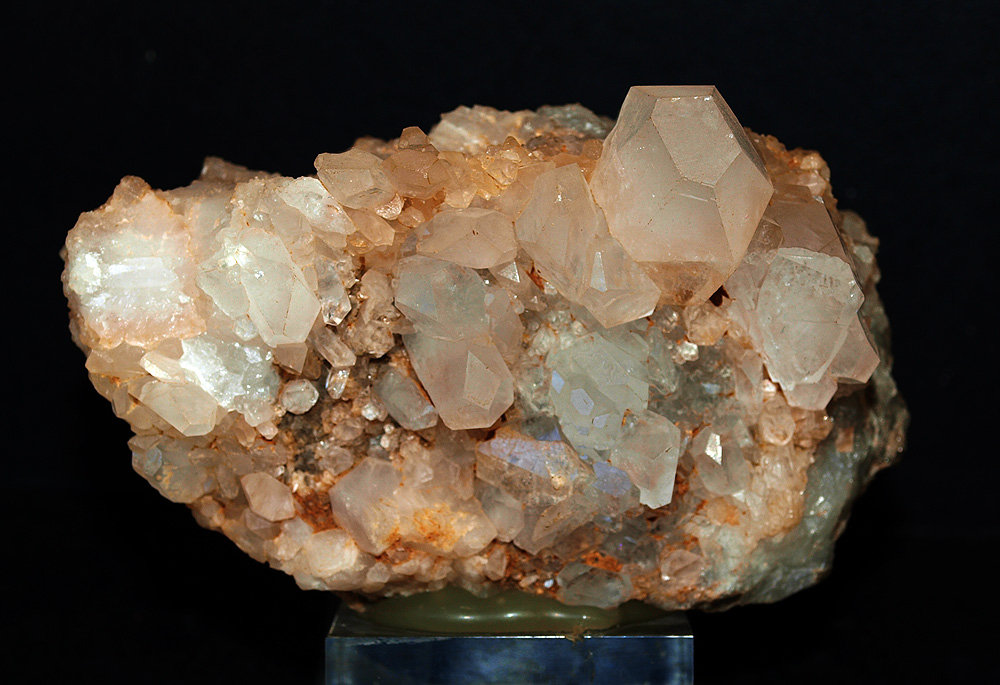 Celestina
9 x 5 cm
(Autor: Pedro Antonio)