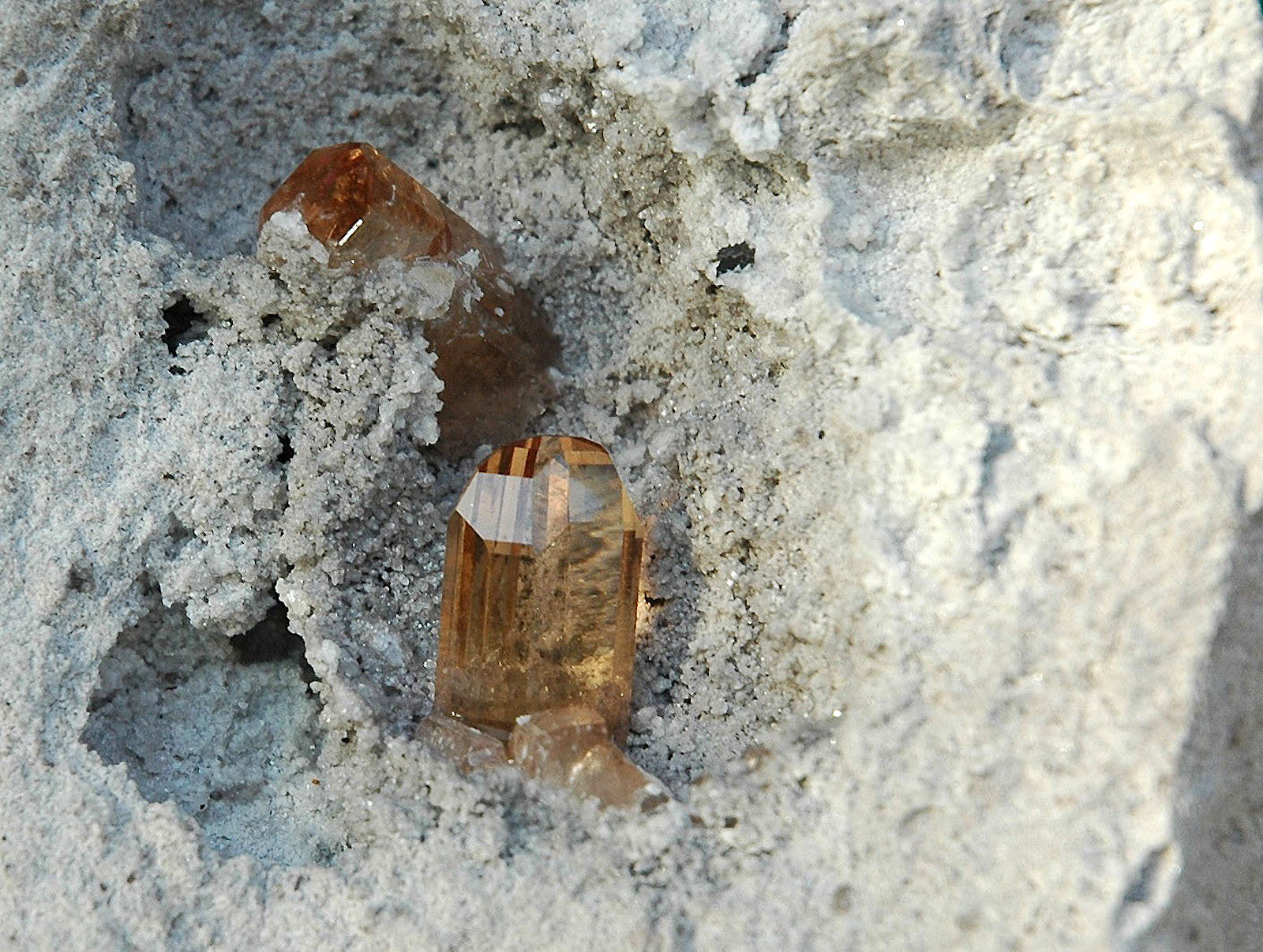 Topacio
8,2 x 7,1 cm.
(Autor: Xavier bordas)