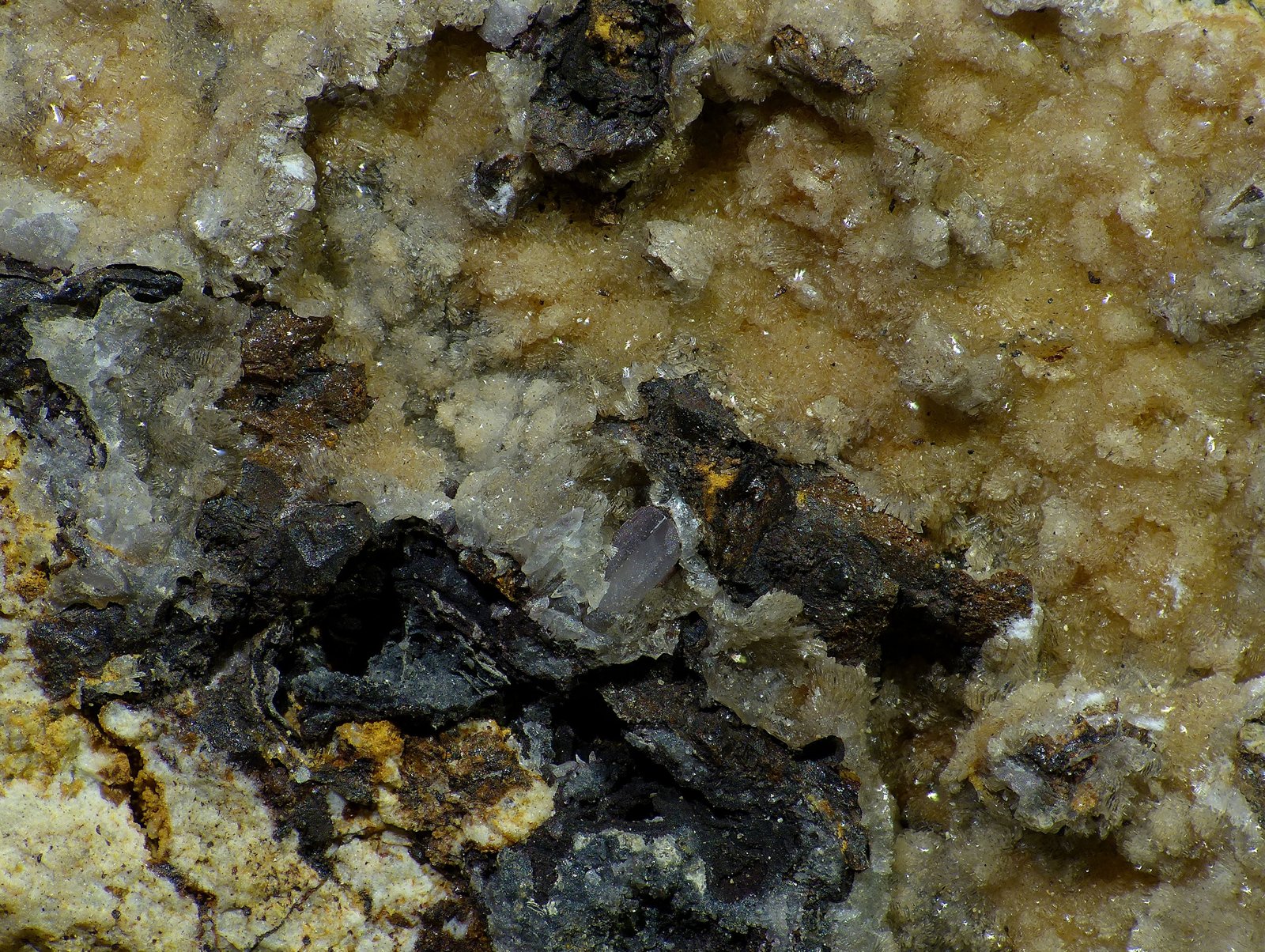 Cerusita, Hemimorfita
6 x 4 mm
(Autor: Javier Rodriguez)