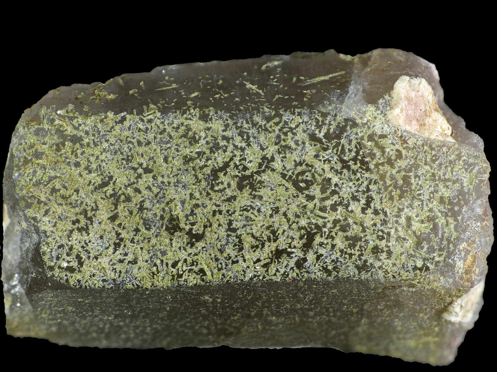 Cuarzo, Epidota
2,7 x 1,6 x 1,8 cm
(Autor: Javier Rodriguez)