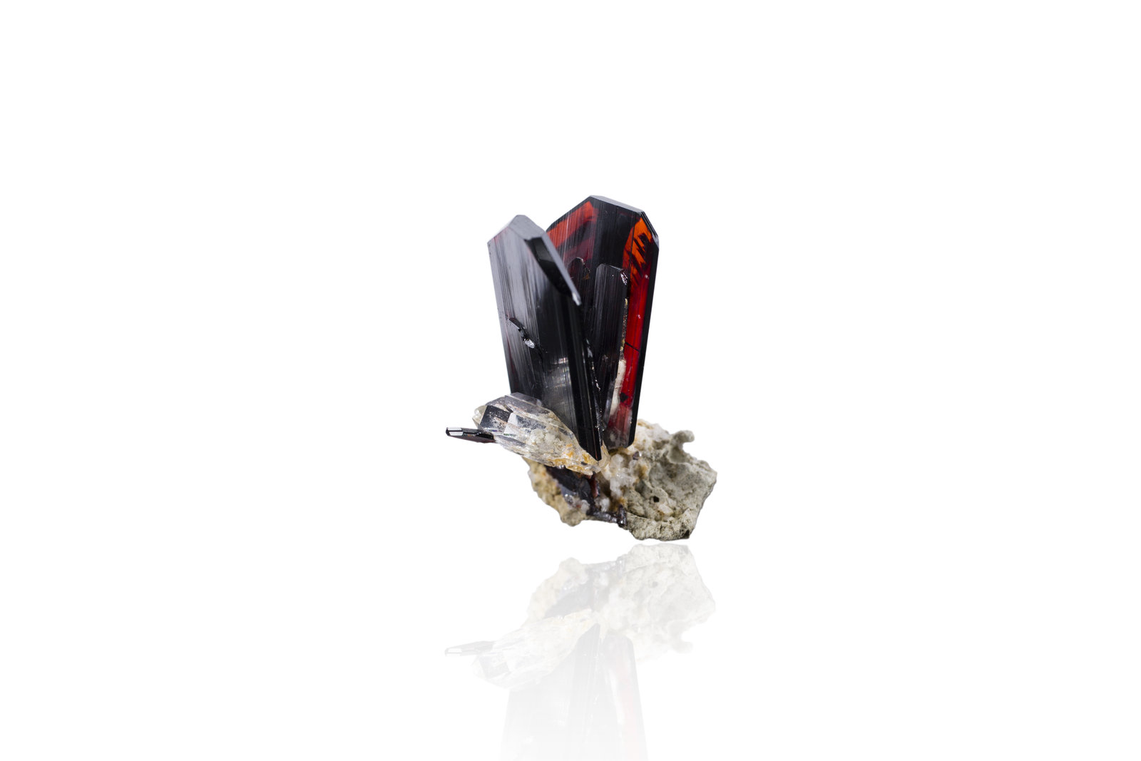 Brookita con Cuarzo
2 x 2 x 4 cm
(Autor: Museo MIM)