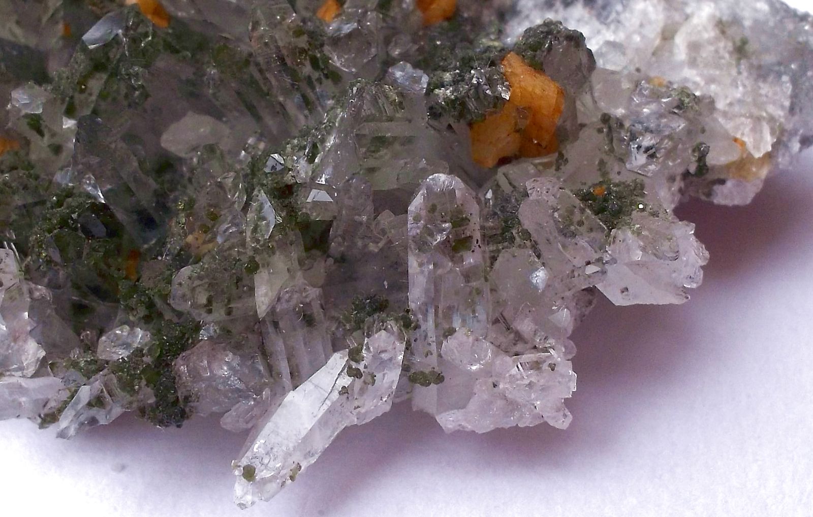 Cuarzo, dolomita y clorita
4,5 x 3 cm
(Autor: Cristalino)