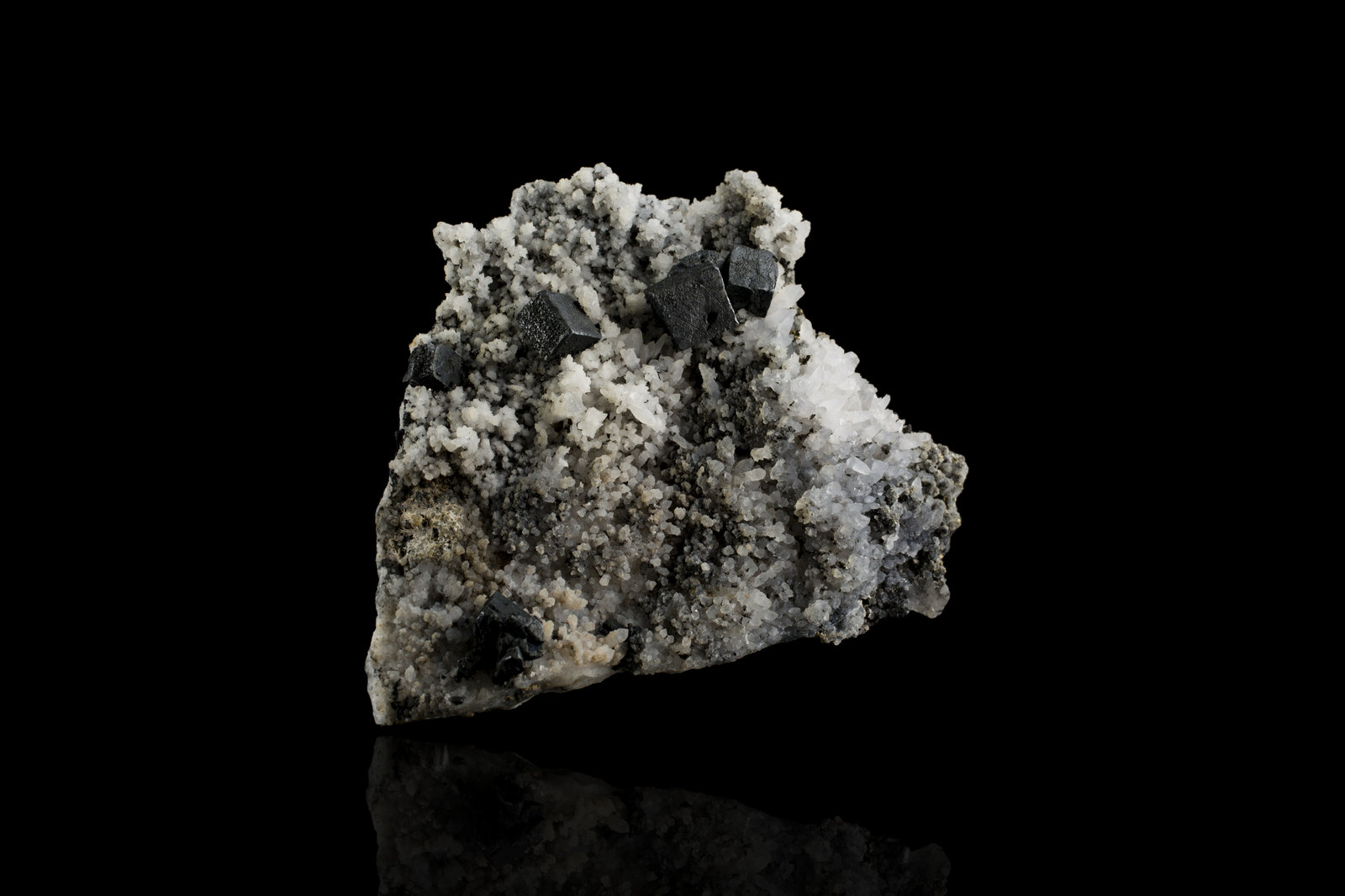 Acantita con Cuarzo
8,5 x 6,5 x 2,0 cm
(Autor: Museo MIM)