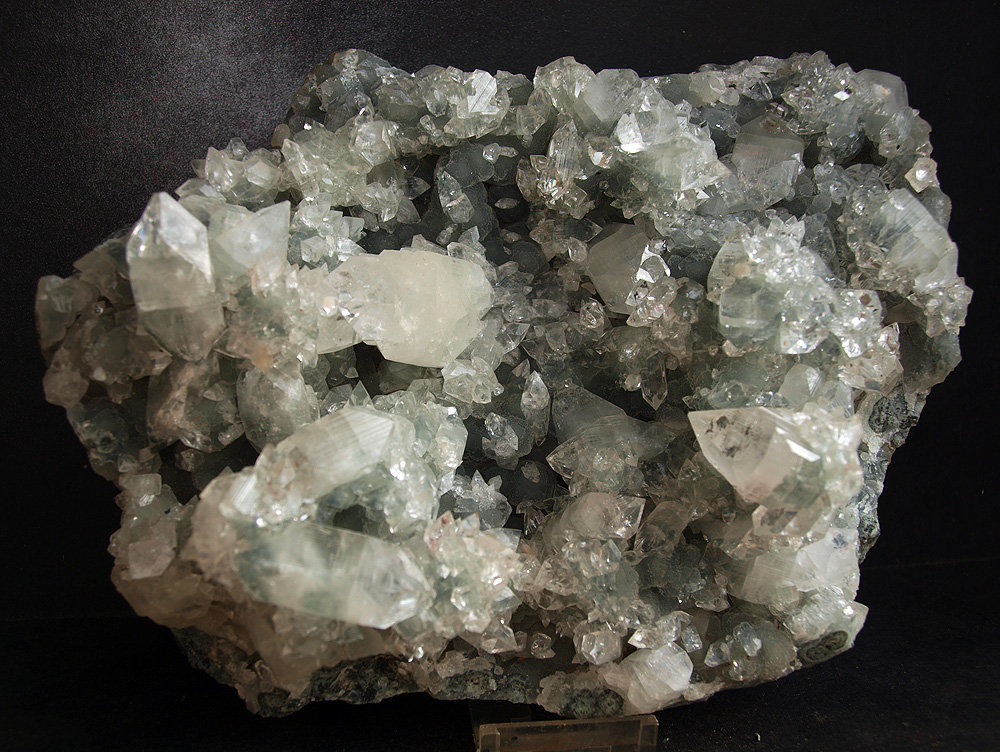 Fluorapophyllita-(K) (Apofilita)
22 x 18 cm
(Autor: Pedro Antonio)