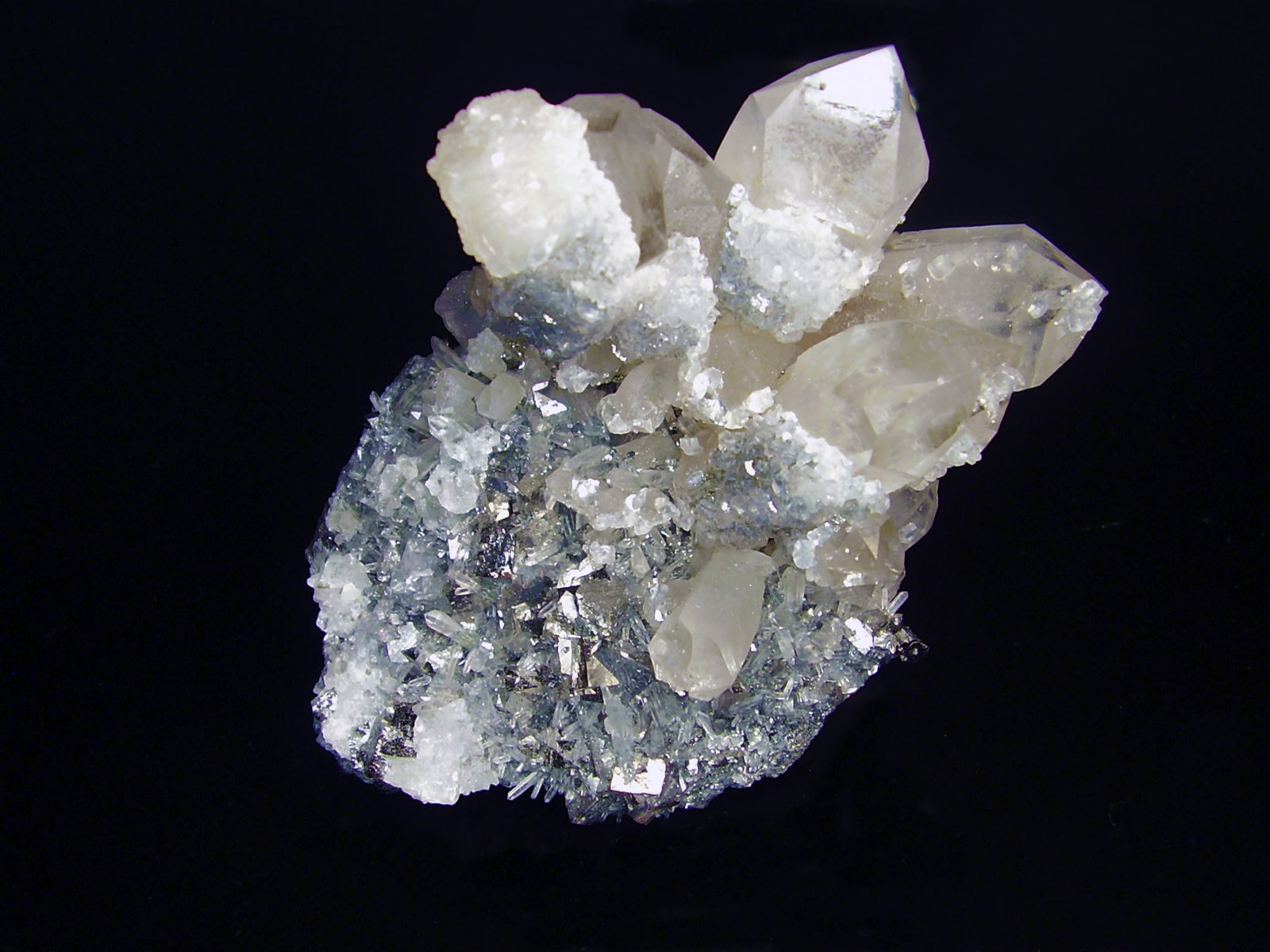 Cuarzo, Arsenopirita
10x7 cm
(Autor: geoalfon)