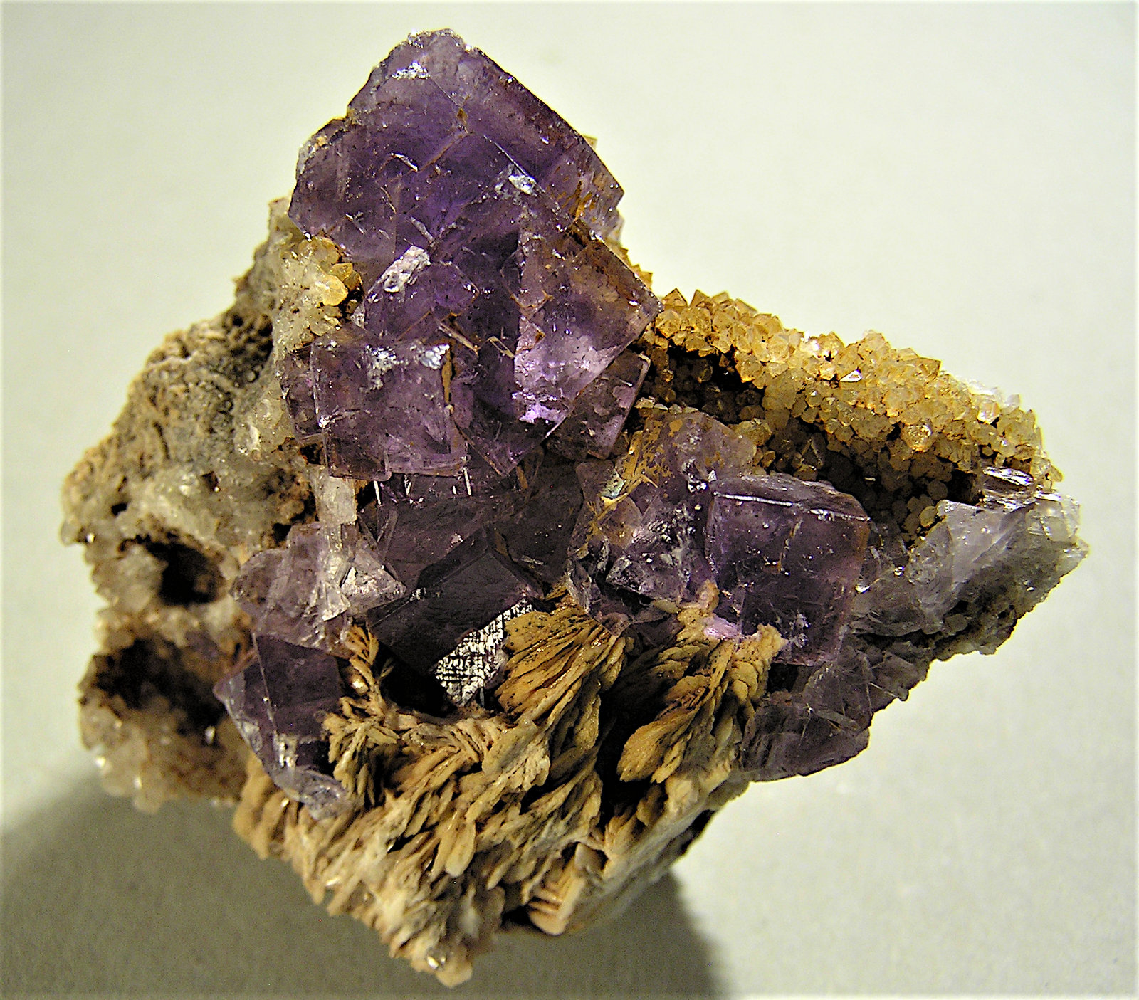 Fluorita, barita, cuarzo
7 x 6 cm
(Autor: Frederic Varela)