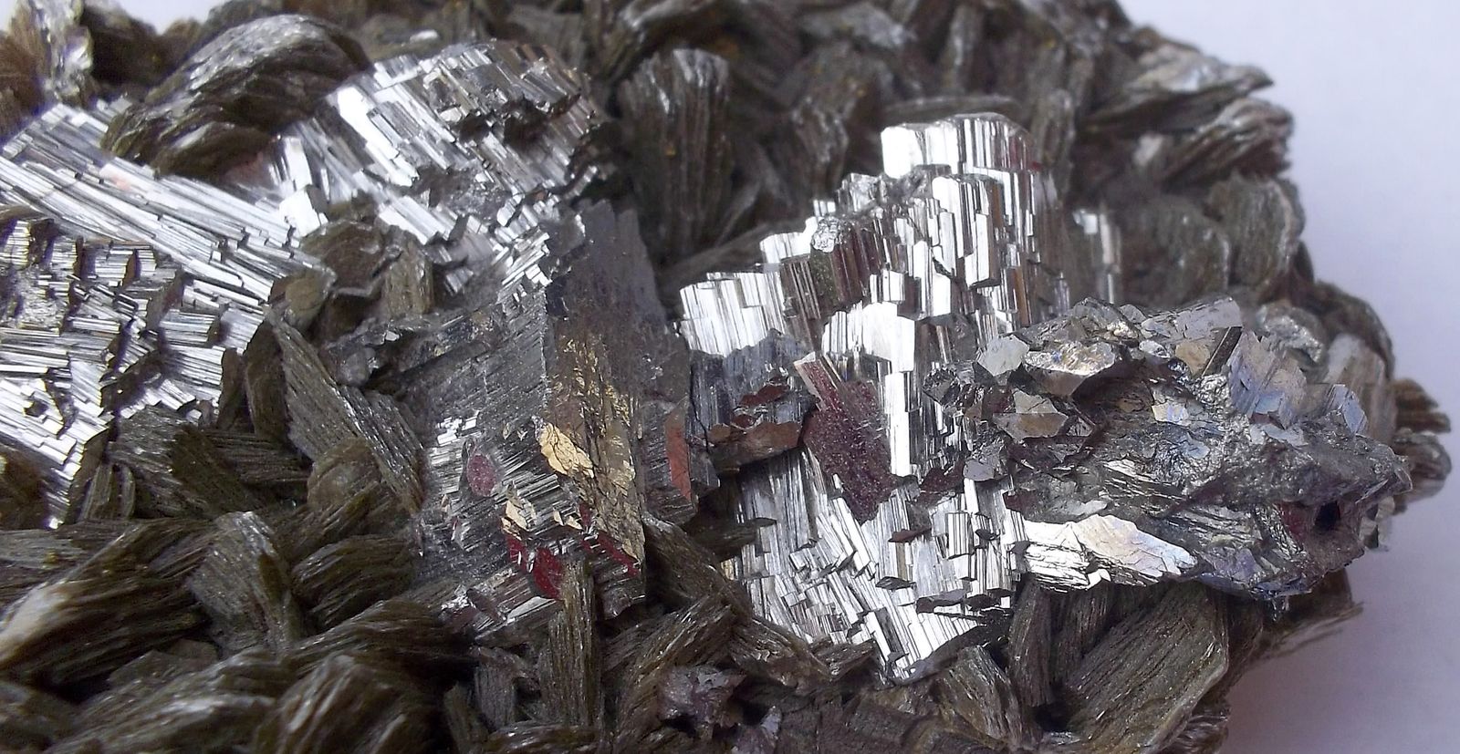 Arsenopirita, moscovita
4 x 5 cm
(Autor: Cristalino)