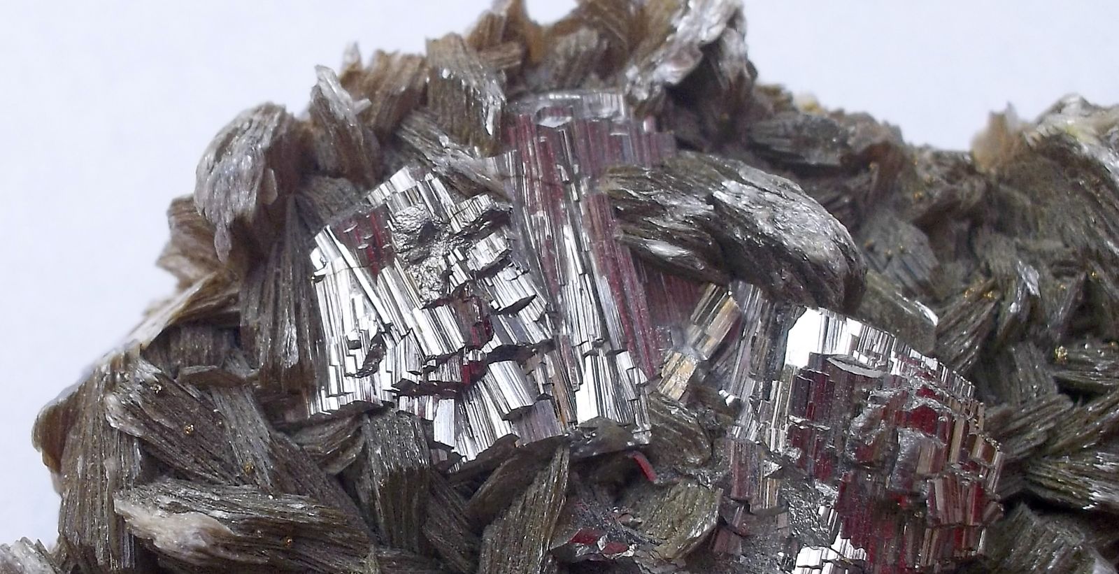 Arsenopirita, moscovita
4 x 5 cm
(Autor: Cristalino)