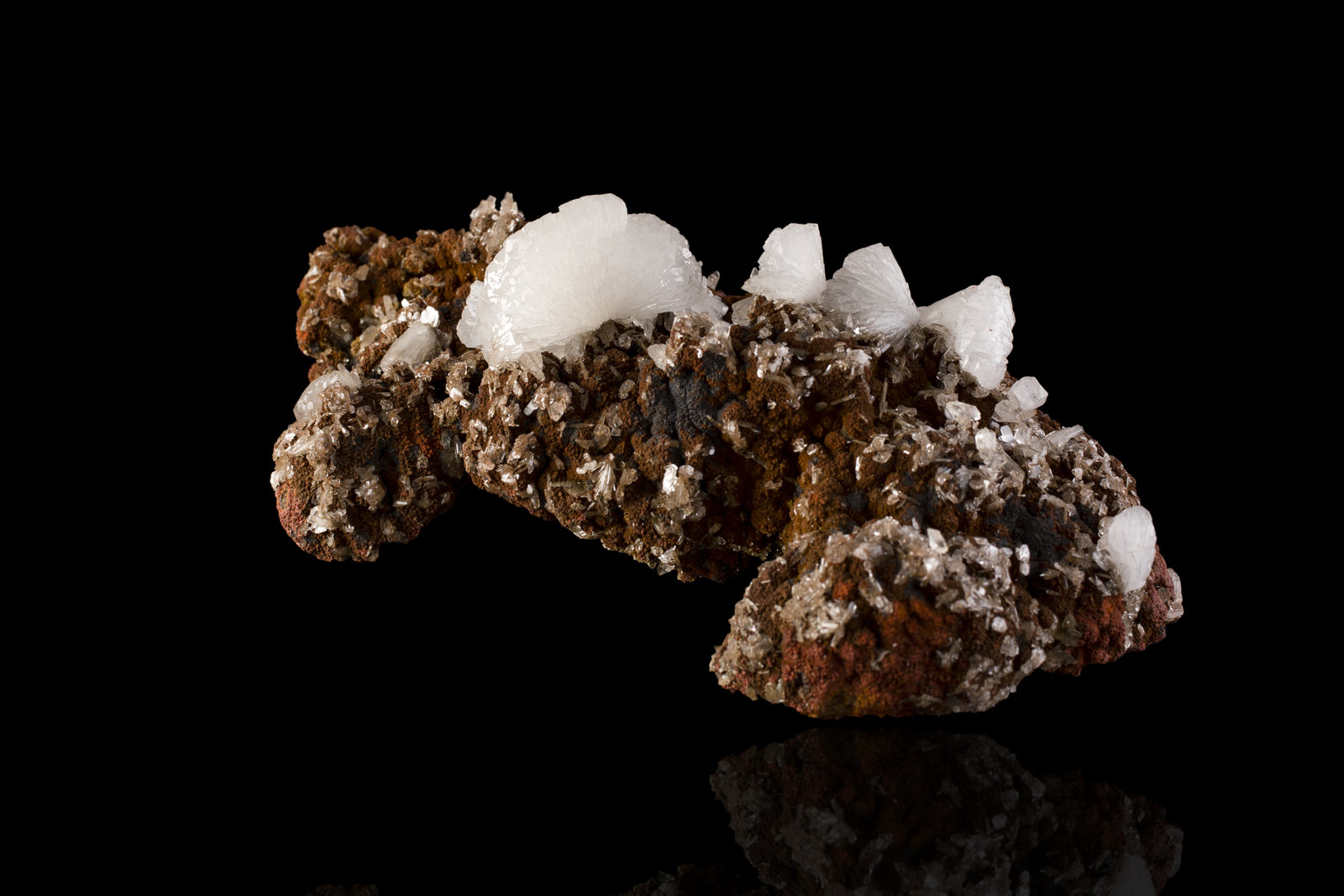 Hemimorfita con Goethita y limonita
19,0 x 10,0 x 7,5 cm
(Autor: Museo MIM)