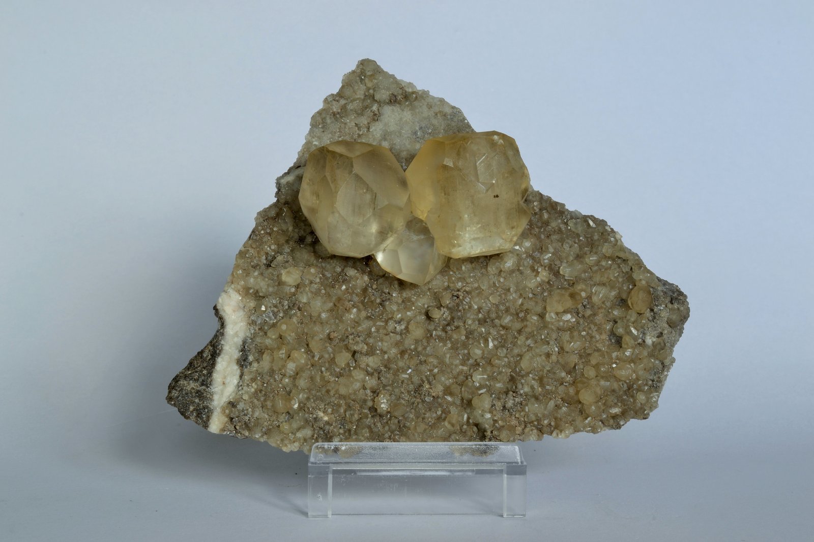 Calcita
10,2 x 8,3 x 5,2 cm.
(Autor: Raúl S. Llorente)