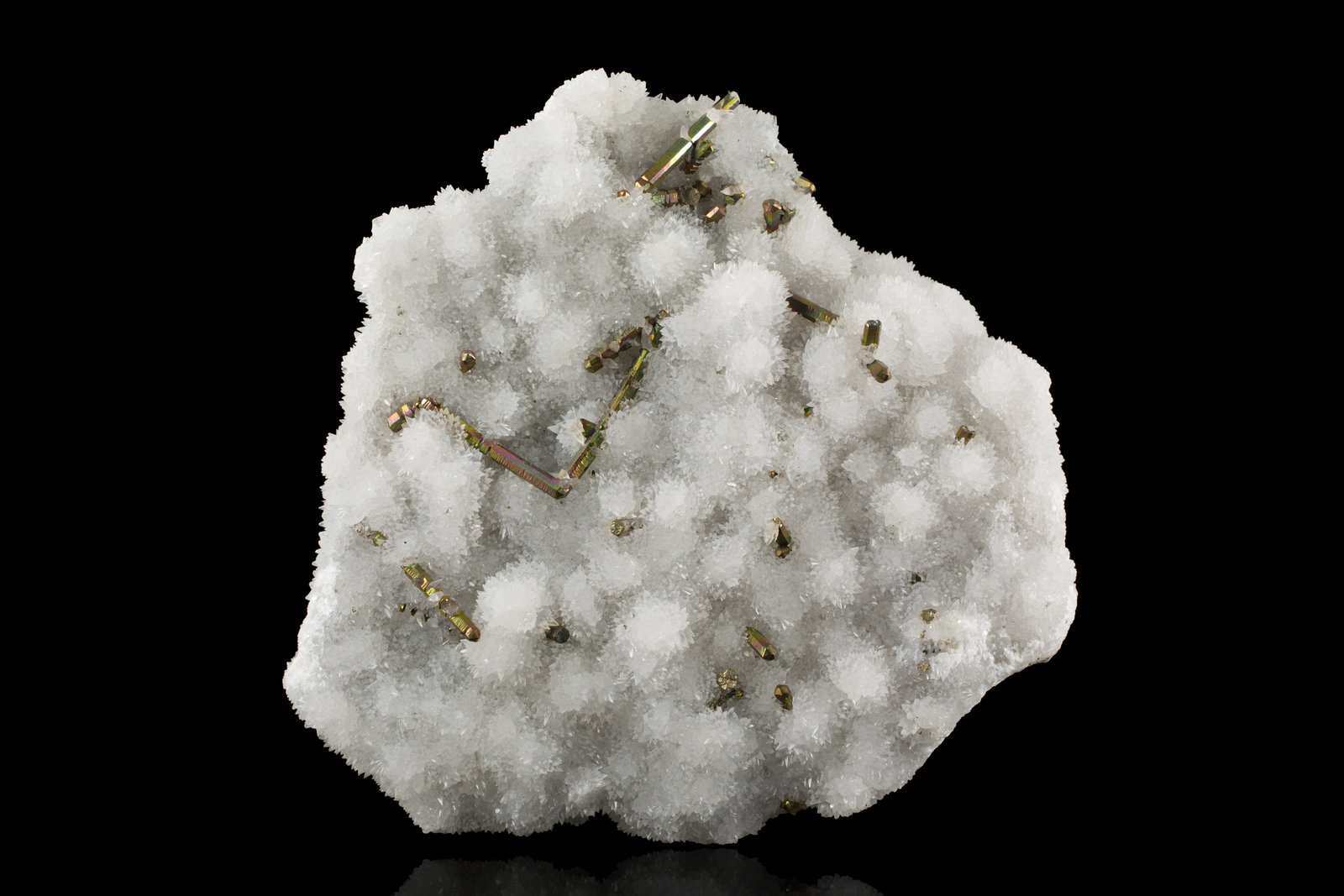 Pirita con Cuarzo
12,0 x 12,0 x 3,5 cm
(Autor: Museo MIM)