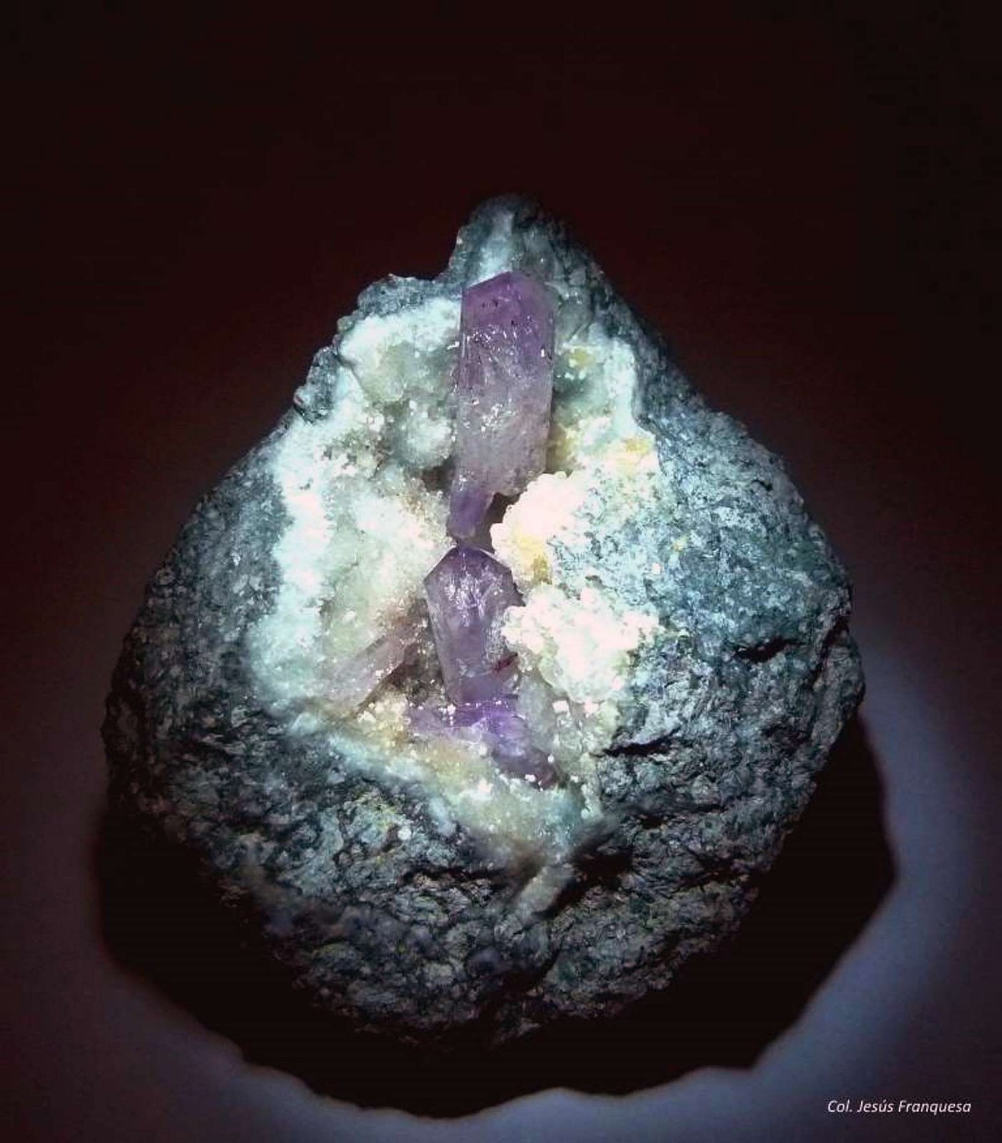 Cuarzo (variedad amatista)
70x55 mm.
(Autor: Jesus Franquesa Baucells)