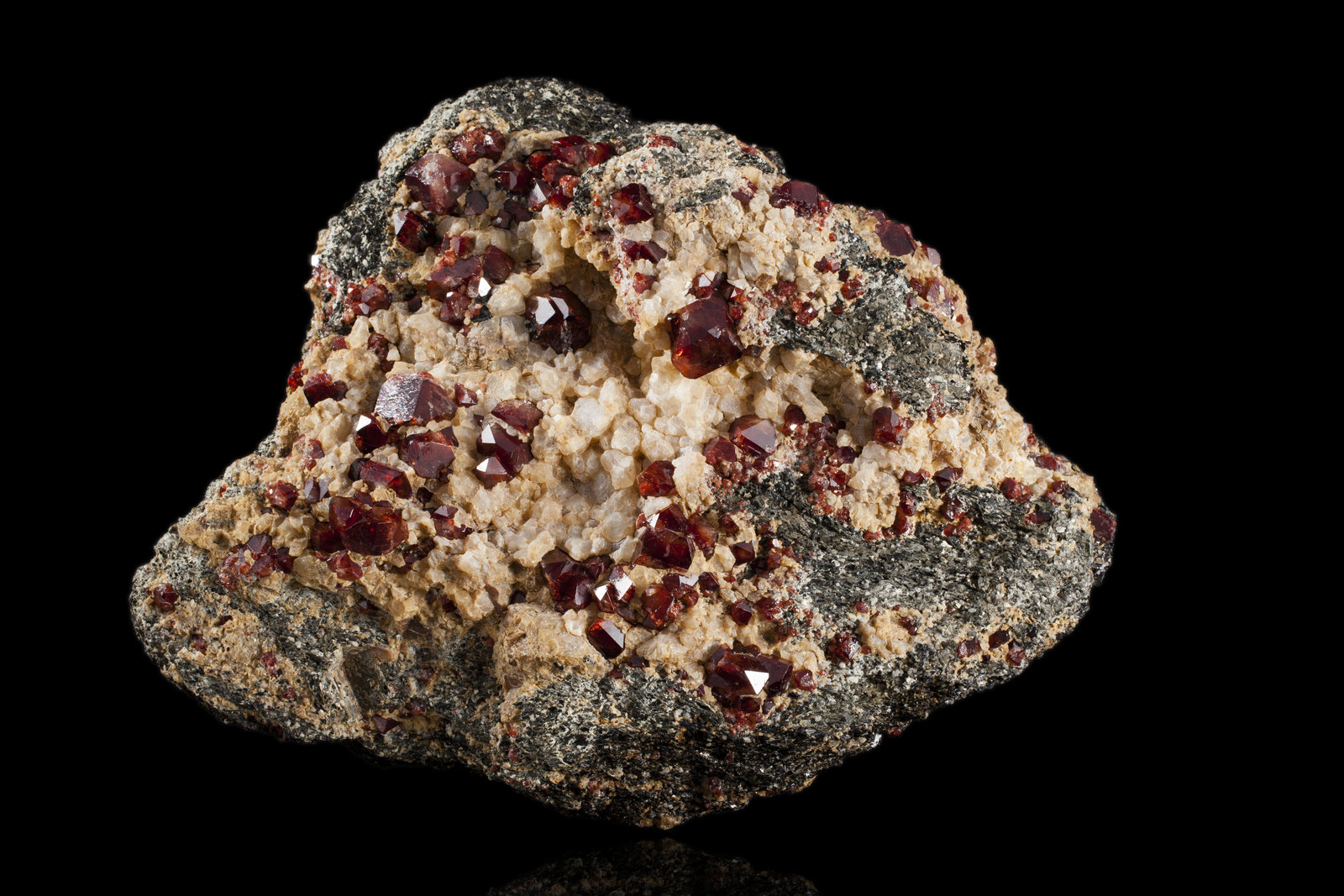 Zircon
20,0 x 16,0 x 10,0 cm
(Autor: Museo MIM)