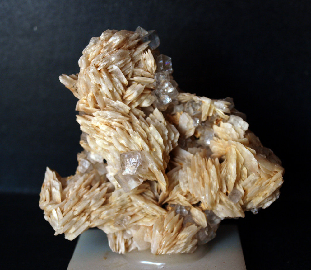 Fluorita, Barita
7 x 6.5 cm
(Autor: Pedro Antonio)