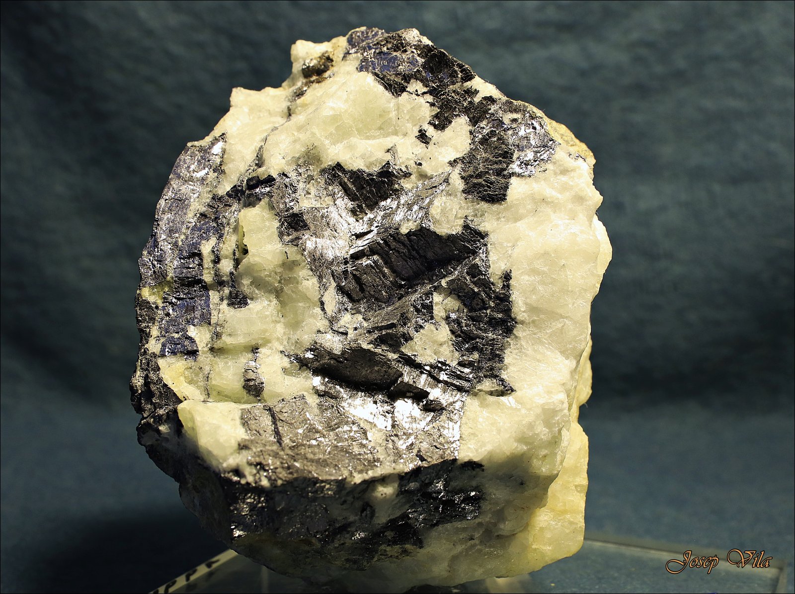Galena
70 x 55 x 45 mm.
(Autor: Josep Vila - P.)