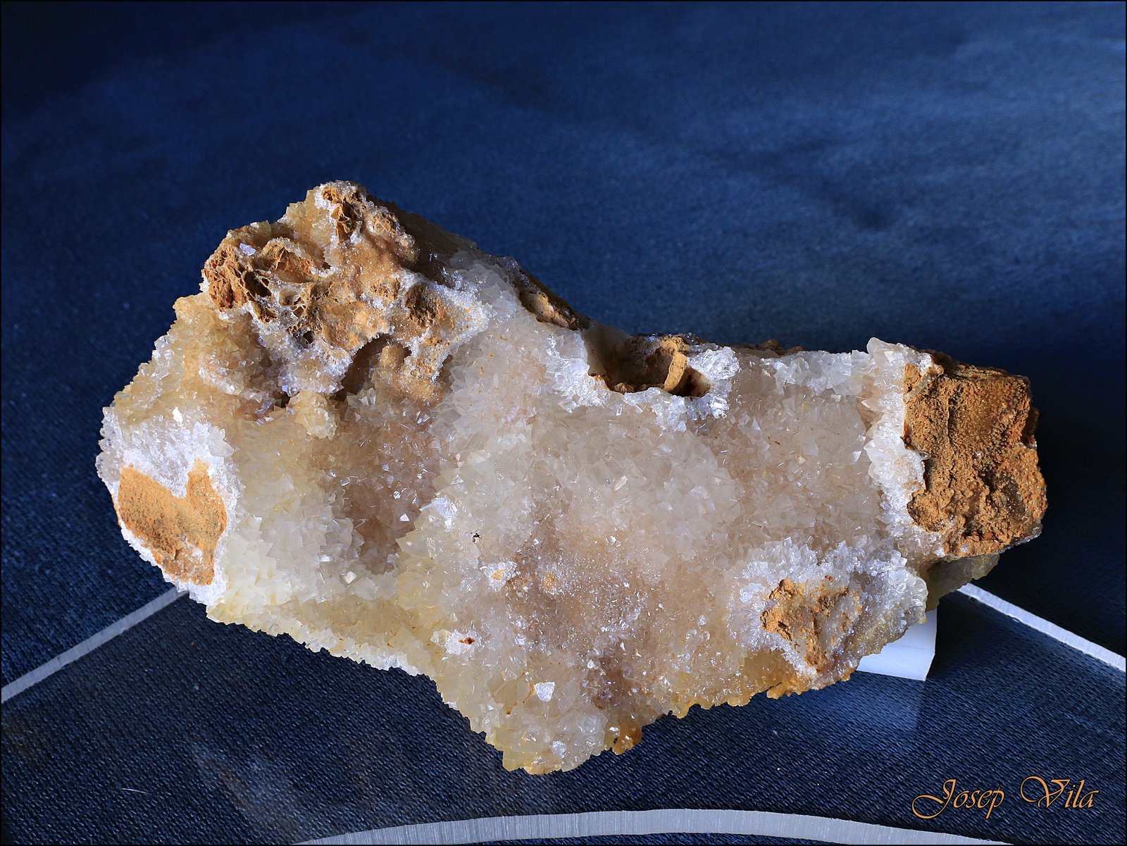 Calcita
150 x 80 x 80ml.
(Autor: Josep Vila - P.)