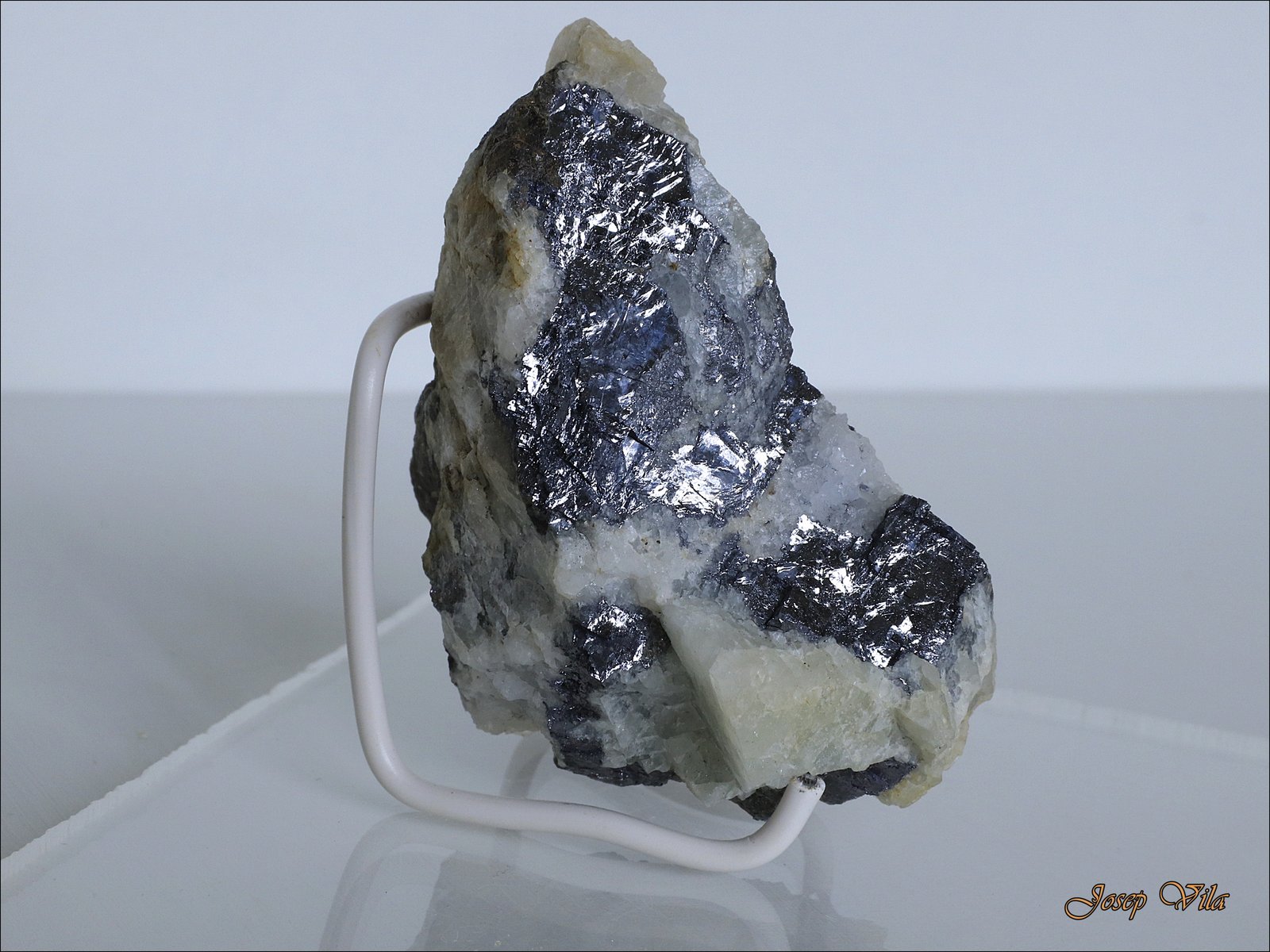 Galena
65 x 40 x 55 mm.
(Autor: Josep Vila - P.)