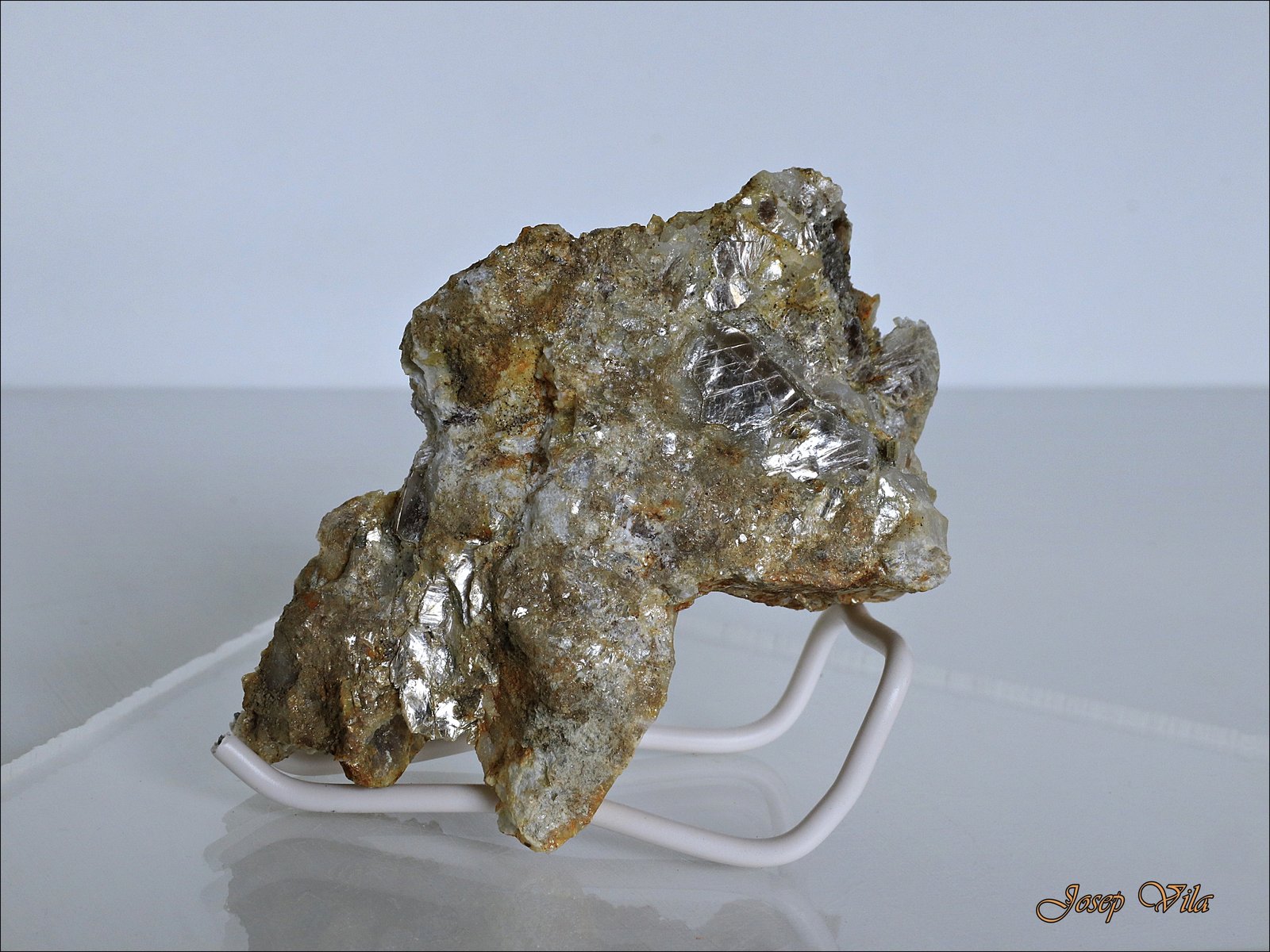 Moscovita (Grupo Mica)
85 x 50 x 35 mm.
(Autor: Josep Vila - P.)