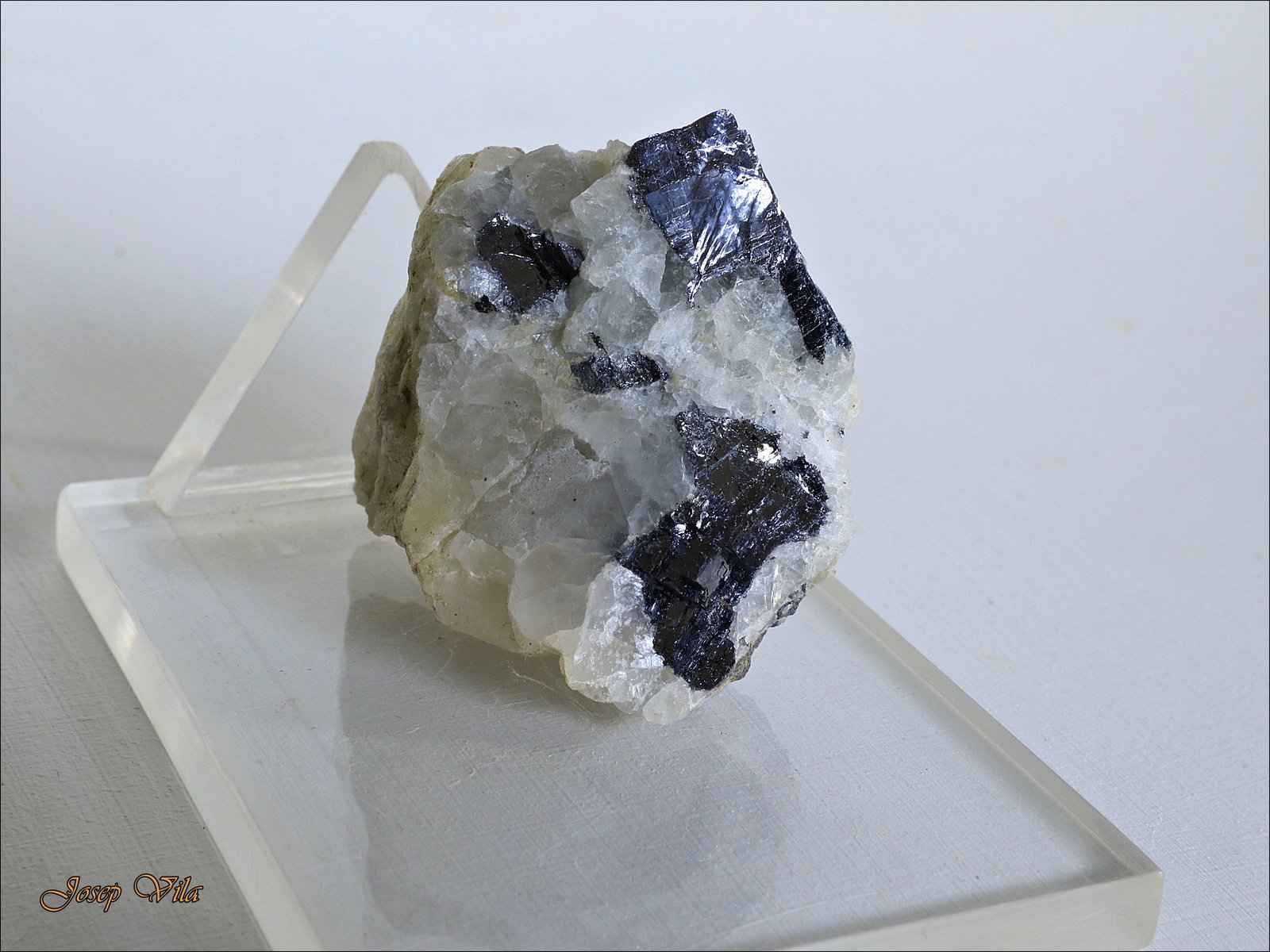 Galena
40 x 35 x 30 mm.
(Autor: Josep Vila - P.)