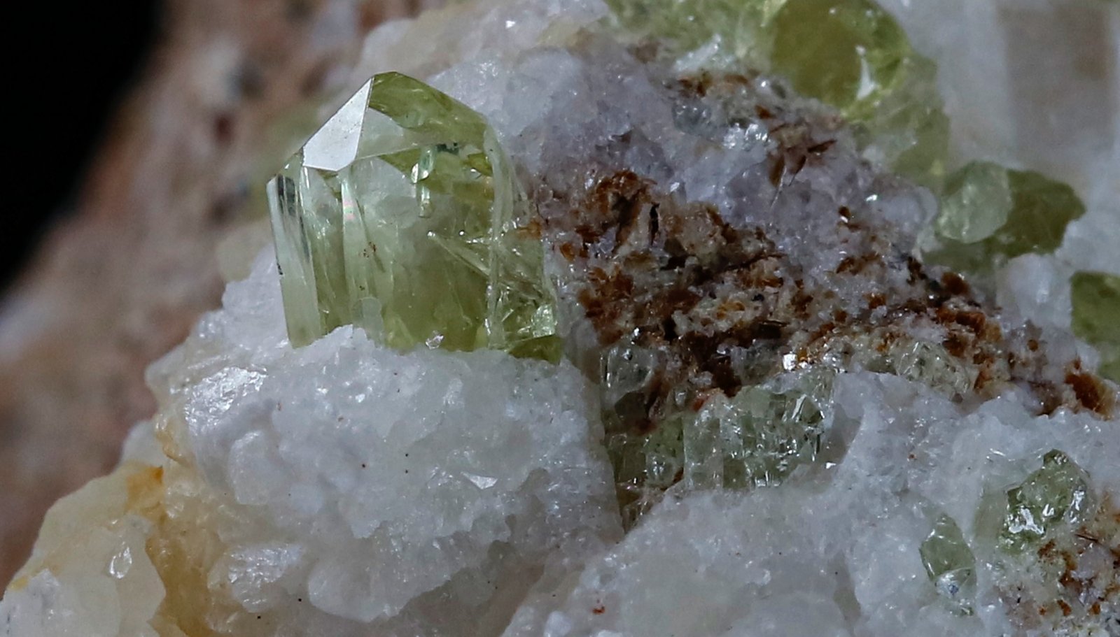 Fluorapatito
Encuadre 16 mm.
(Autor: Ángel Rodríguez Benavent)
