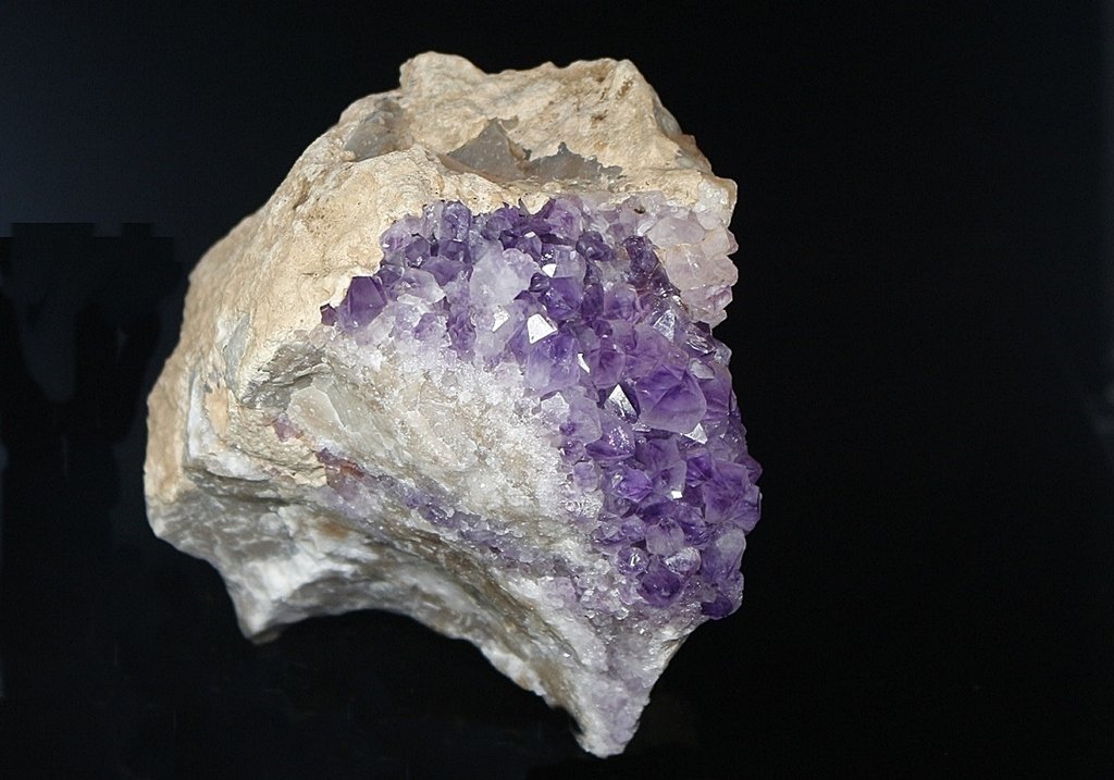 Cuarzo (variedad amatista)
12 x 7 cm
(Autor: Ángel Rodríguez Benavent)