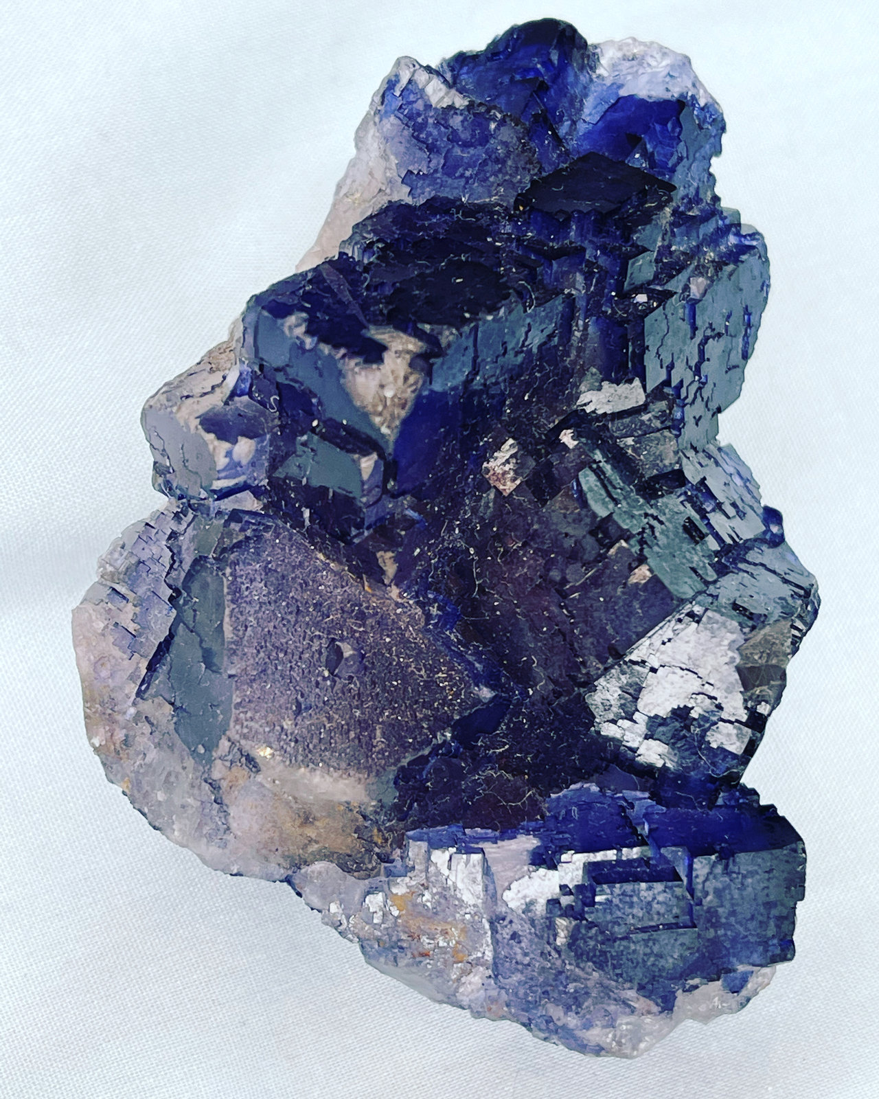 Fluorita
8cm de ancho y 3,5 de alto
(Autor: castrominerals)