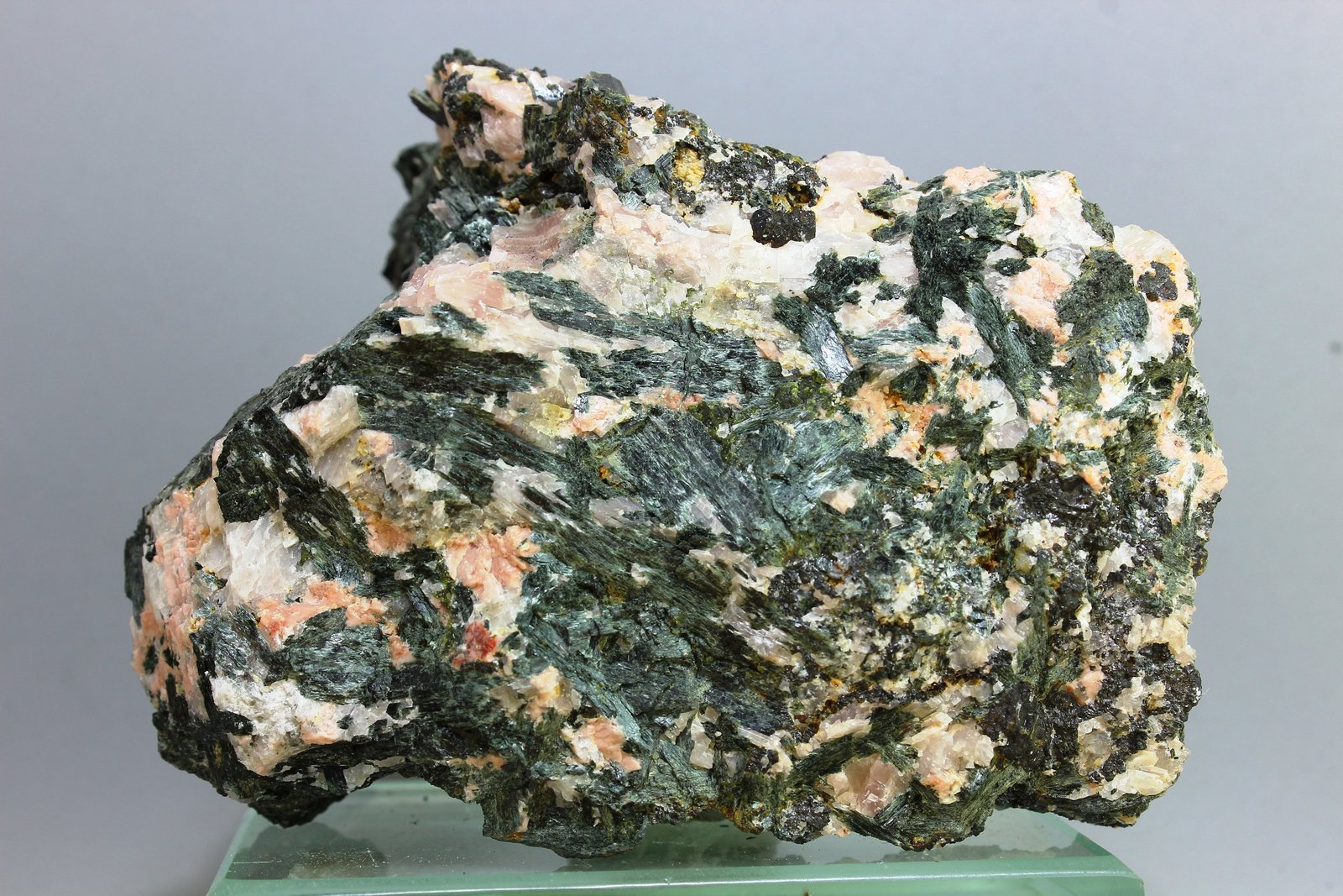 Actinolita
88x68x51 mm
(Autor: Juan Espino)