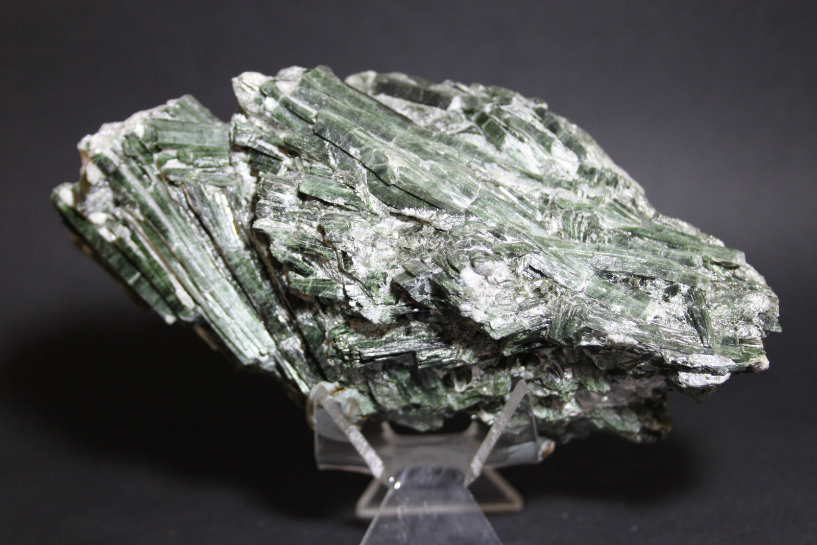 Actinolita, Talco
140 x 80 mm
(Autor: Joaquin Blanco Cortina)