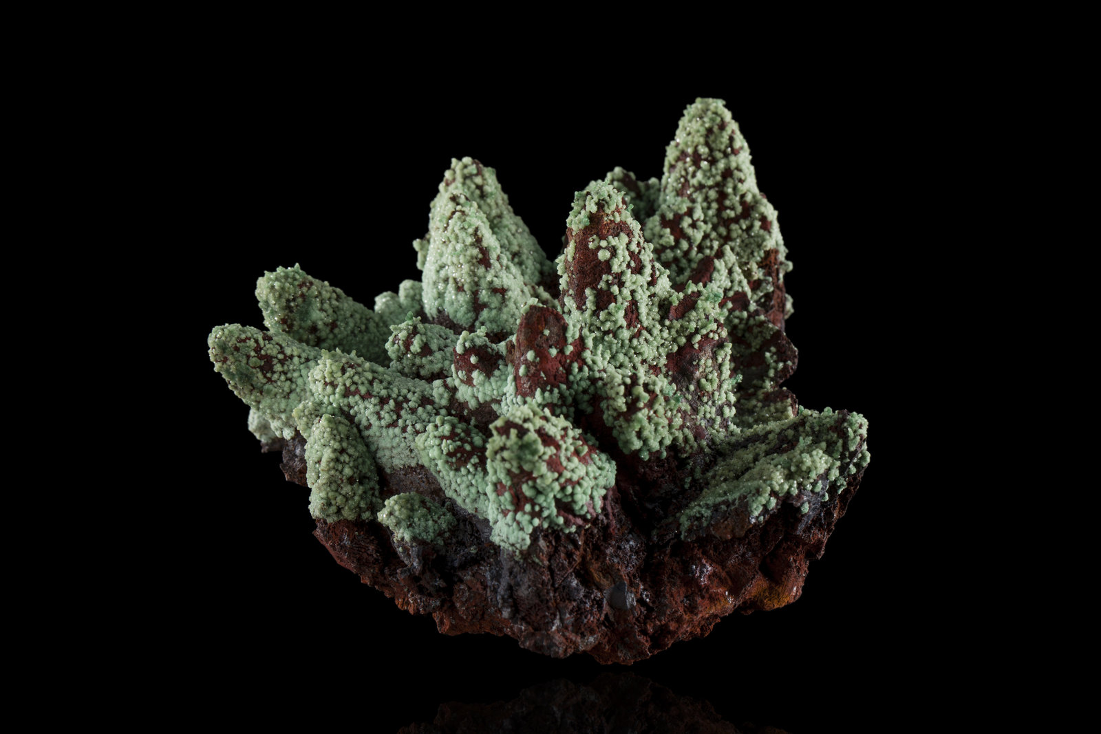 Adamita (variedad cuprífera) en limonita pseudo Calcita
8.5 x 9 x 5.5 cm
(Autor: Museo MIM)