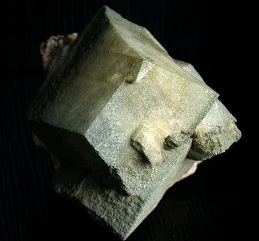 Ortoclasa (variedad adularia), Clorita
(Autor: Peter Seroka)