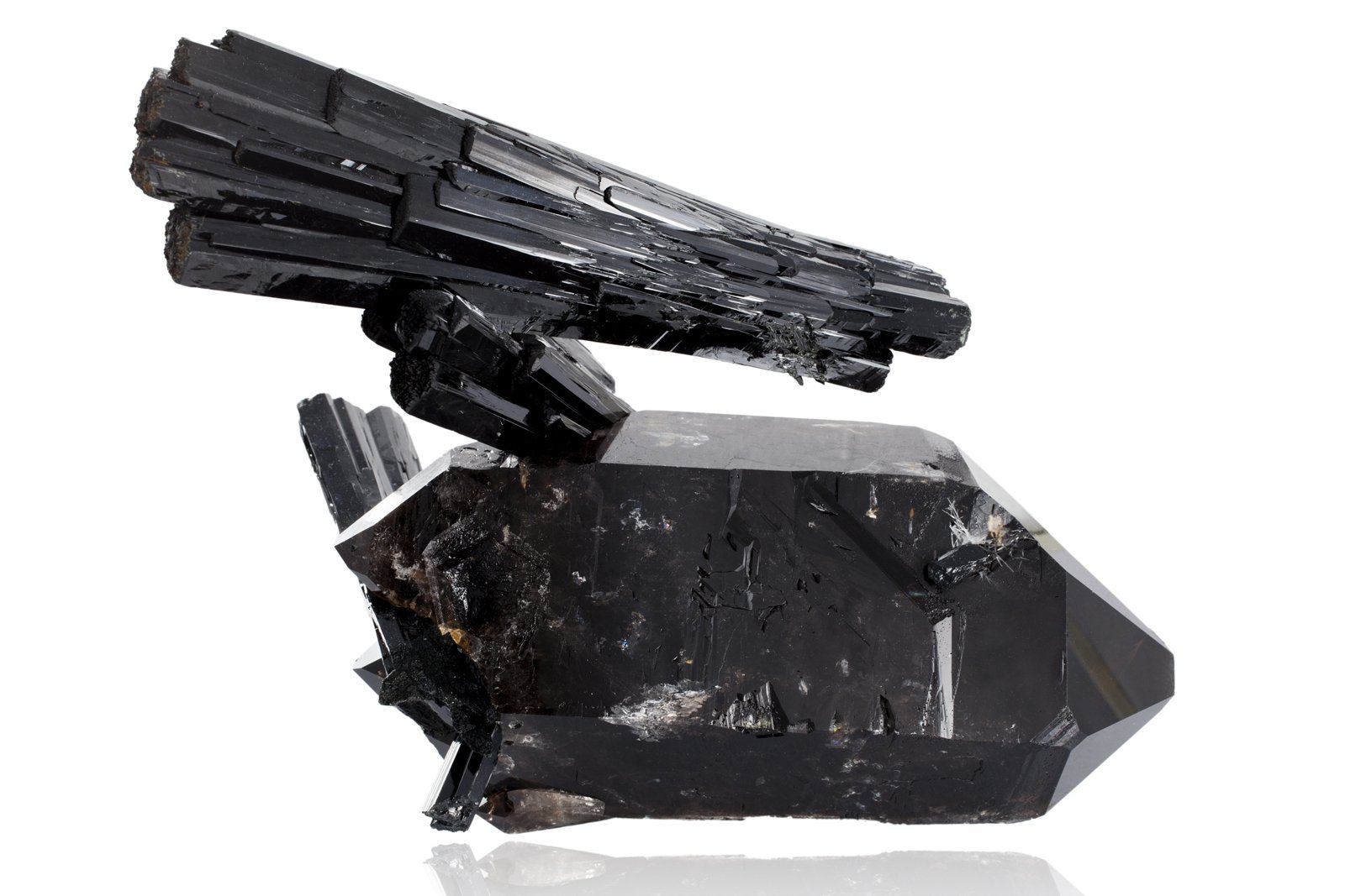 Aegirina
20 x 11 x 14,5 cm
(Autor: Museo MIM)
