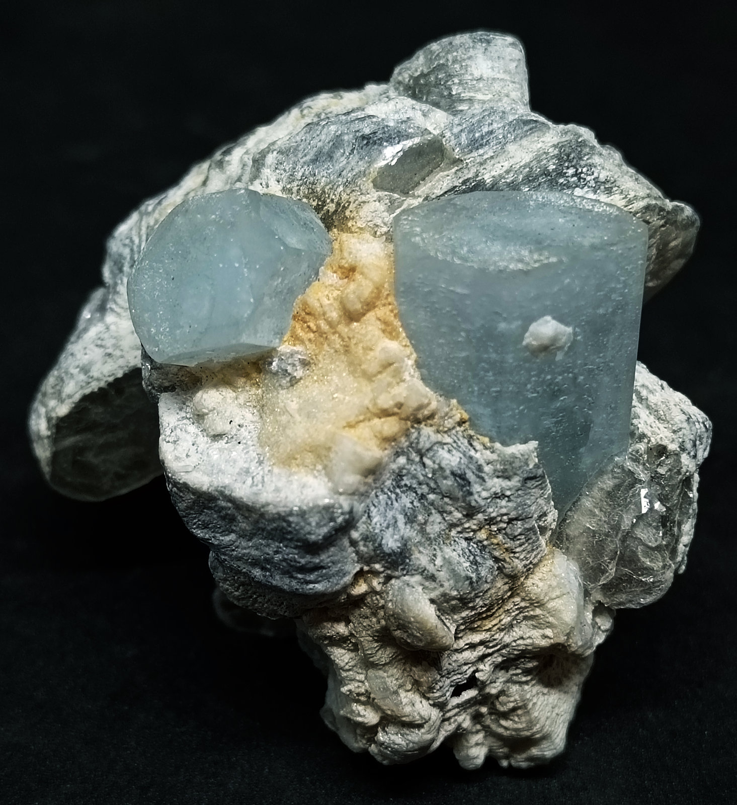 Berilo (variedad aguamarina) con Moscovita y Microclina
45x45x40 mm.
(Autor: Luis Edmundo Sánchez Roja)