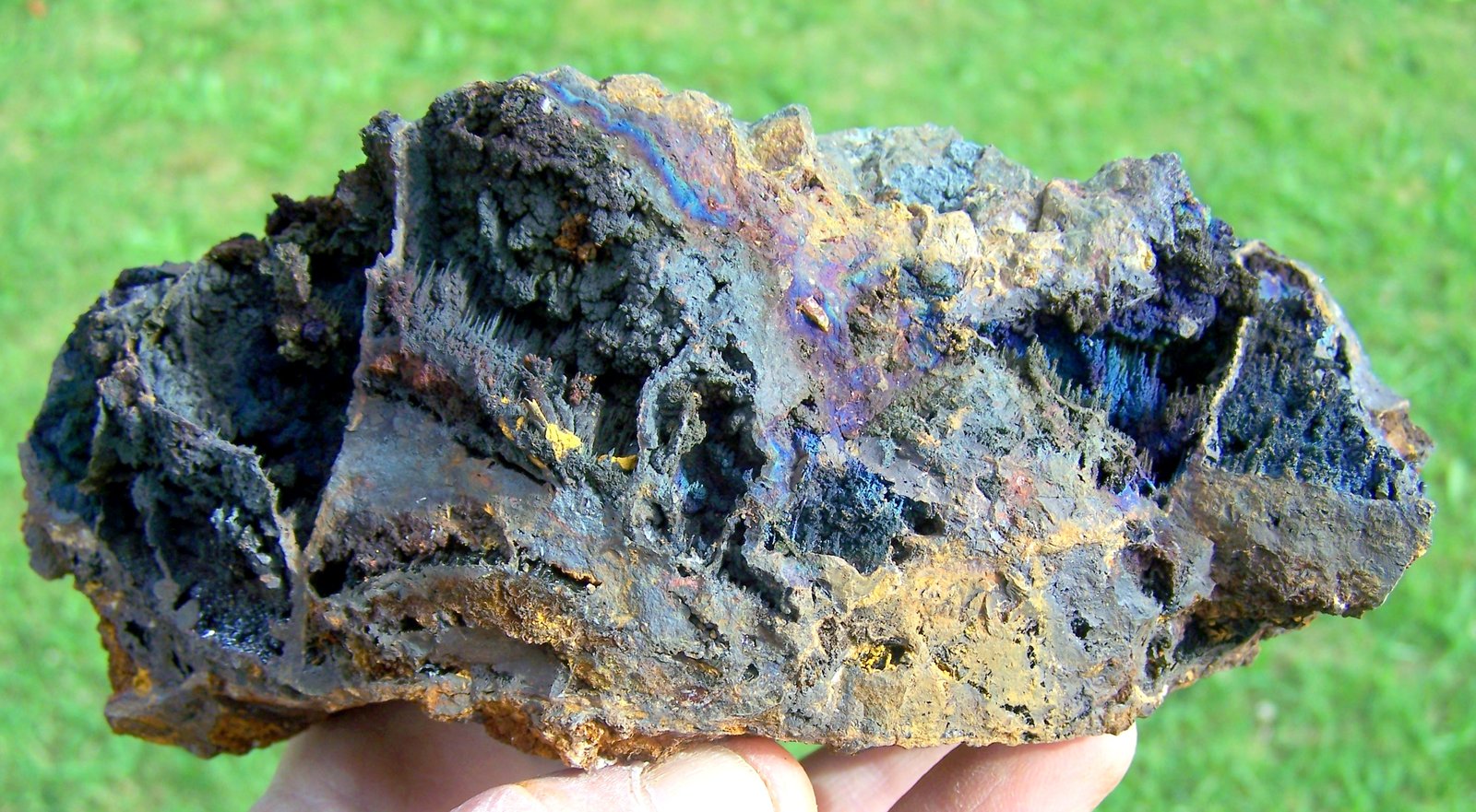 Goethita
14 cm por 9cm
(Autor: canada)