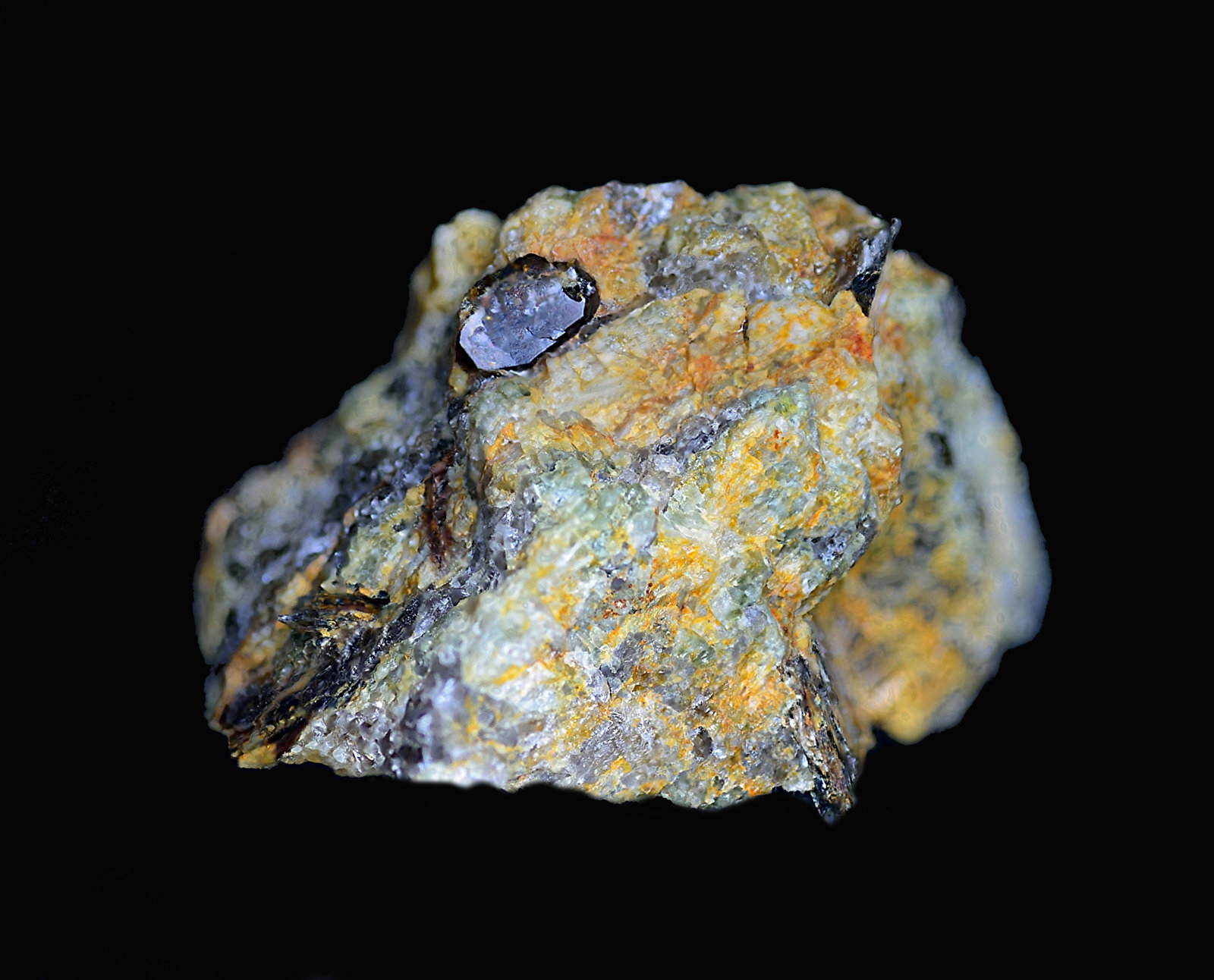 Monazita-(Ce)
Cristal de 11x7 mm en matriz de pegmatita de 60x46x43 mm
(Autor: Antonio Carmona)