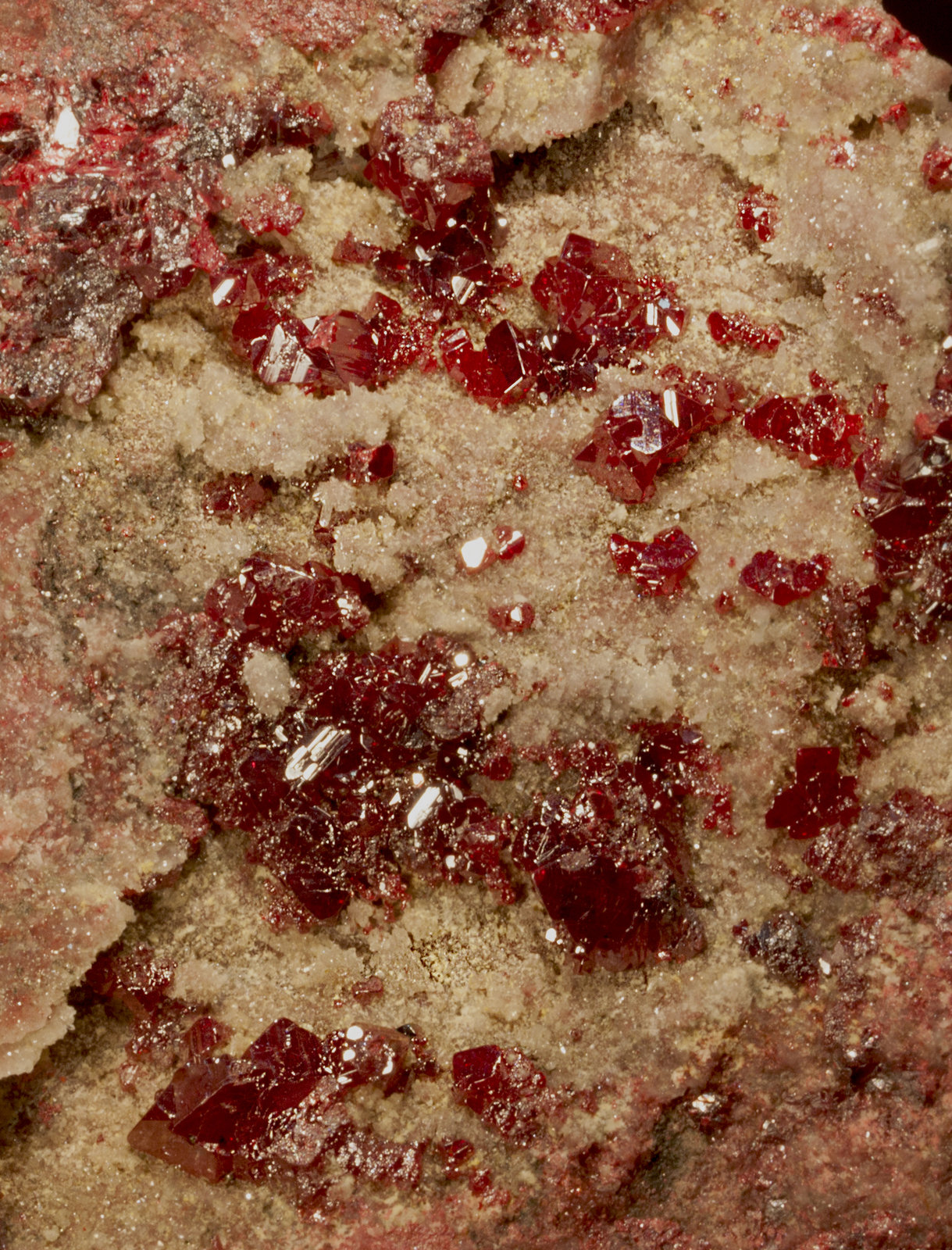 Cinabrio
cristales hasta 5mm
(Autor: Raul Vancouver)