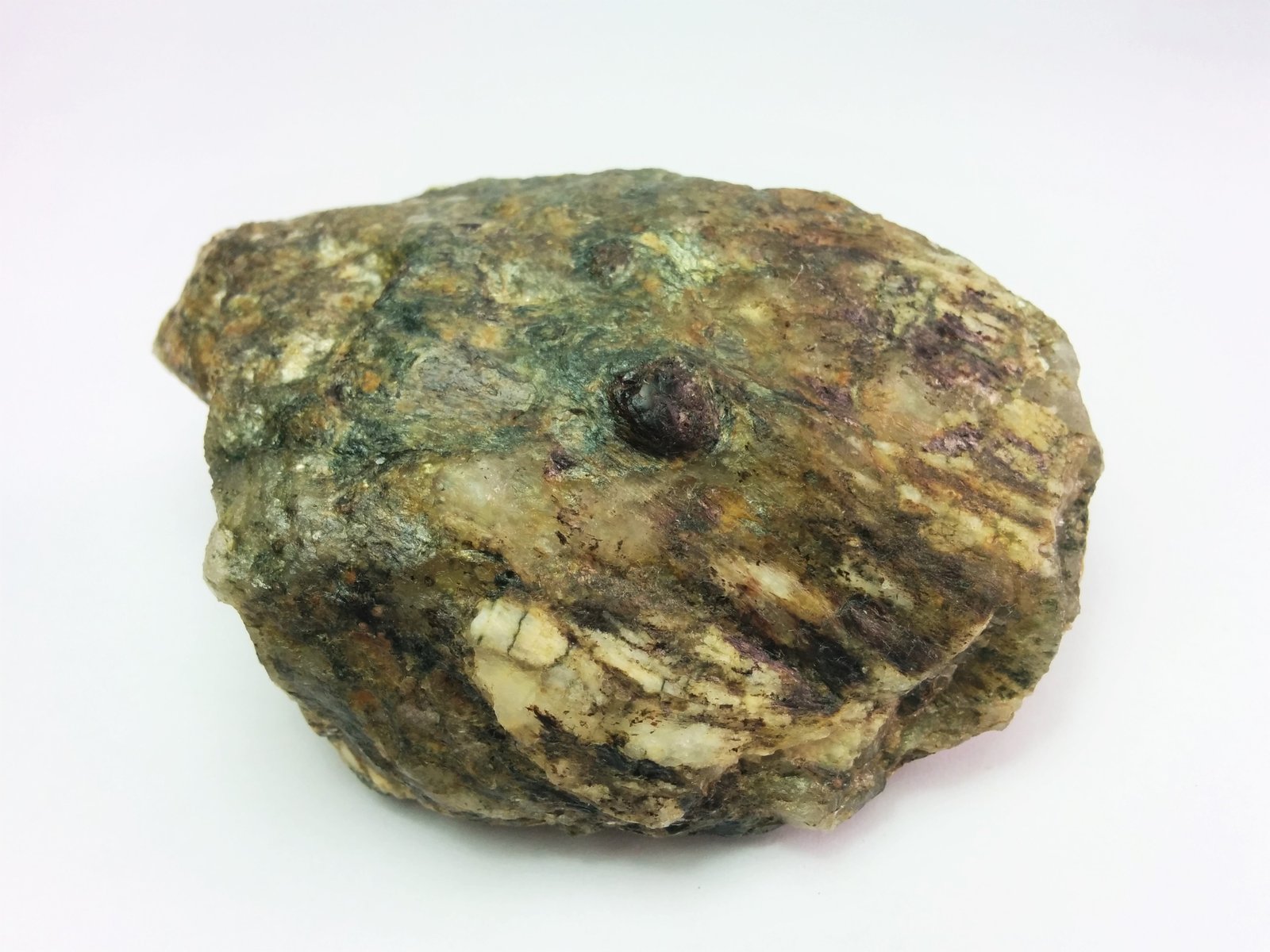 Almandino (Grupo Granate)
5 x 7 cm
(Autor: FranHB)