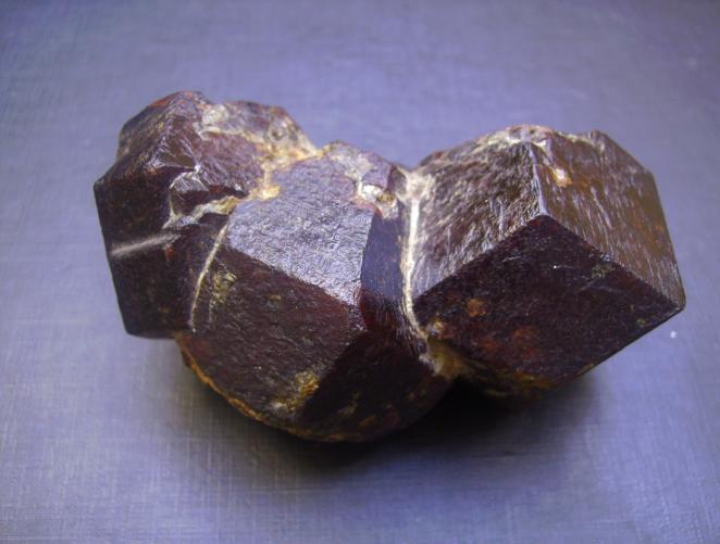 Almandino
7,5 x 5 x 4,5 cm
(Autor: Antonio Alcaide)
