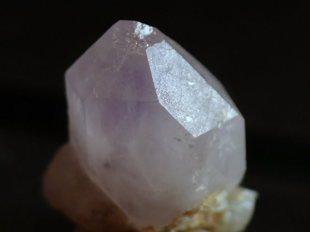 Cuarzo (variedad amatista)
17 mm x 12 mm x 9 mm
(Autor: Javier MC)