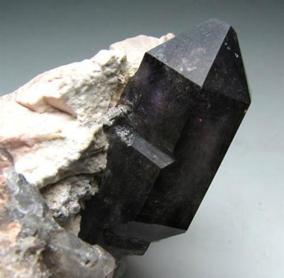 Cuarzo (variedad amatista)
8 x 5 x 3,5 cm
(Autor: Antonio Alcaide)