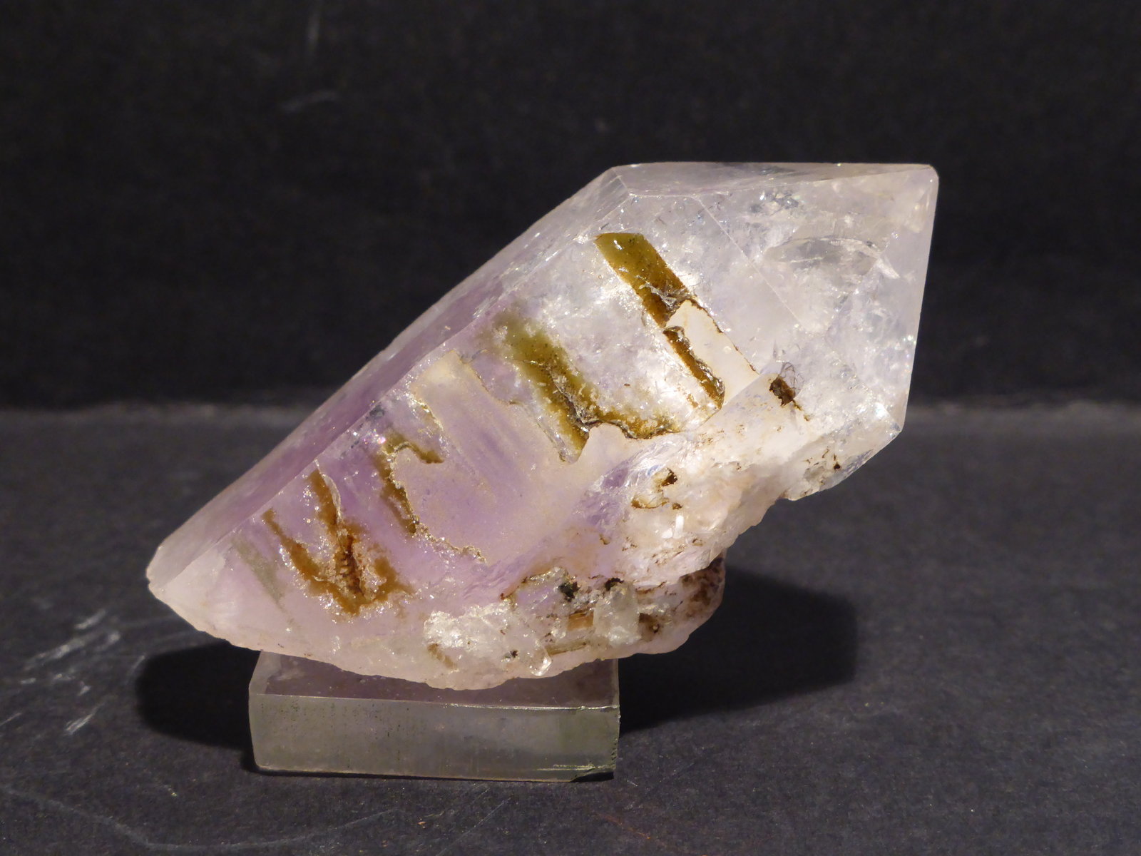 Cuarzo (variedad amatista)
5,5x3 cm
(Autor: Ander Ispizua Juan)