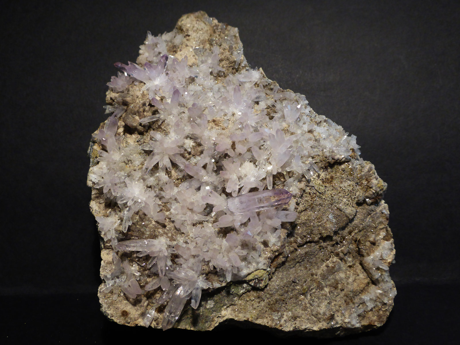 Cuarzo (variedad amatista)
12,5 x 11,5 cm
(Autor: Ander Ispizua Juan)