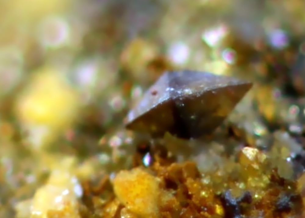 Anatasa
< 1 mm
(Autor: José Luis Zamora)