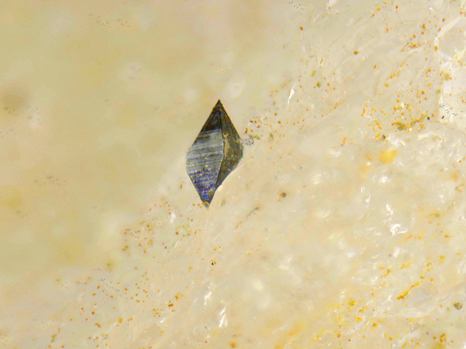 Anatasa
Campo de visión de 3 mm.
(Autor: Antonio Carmona)
