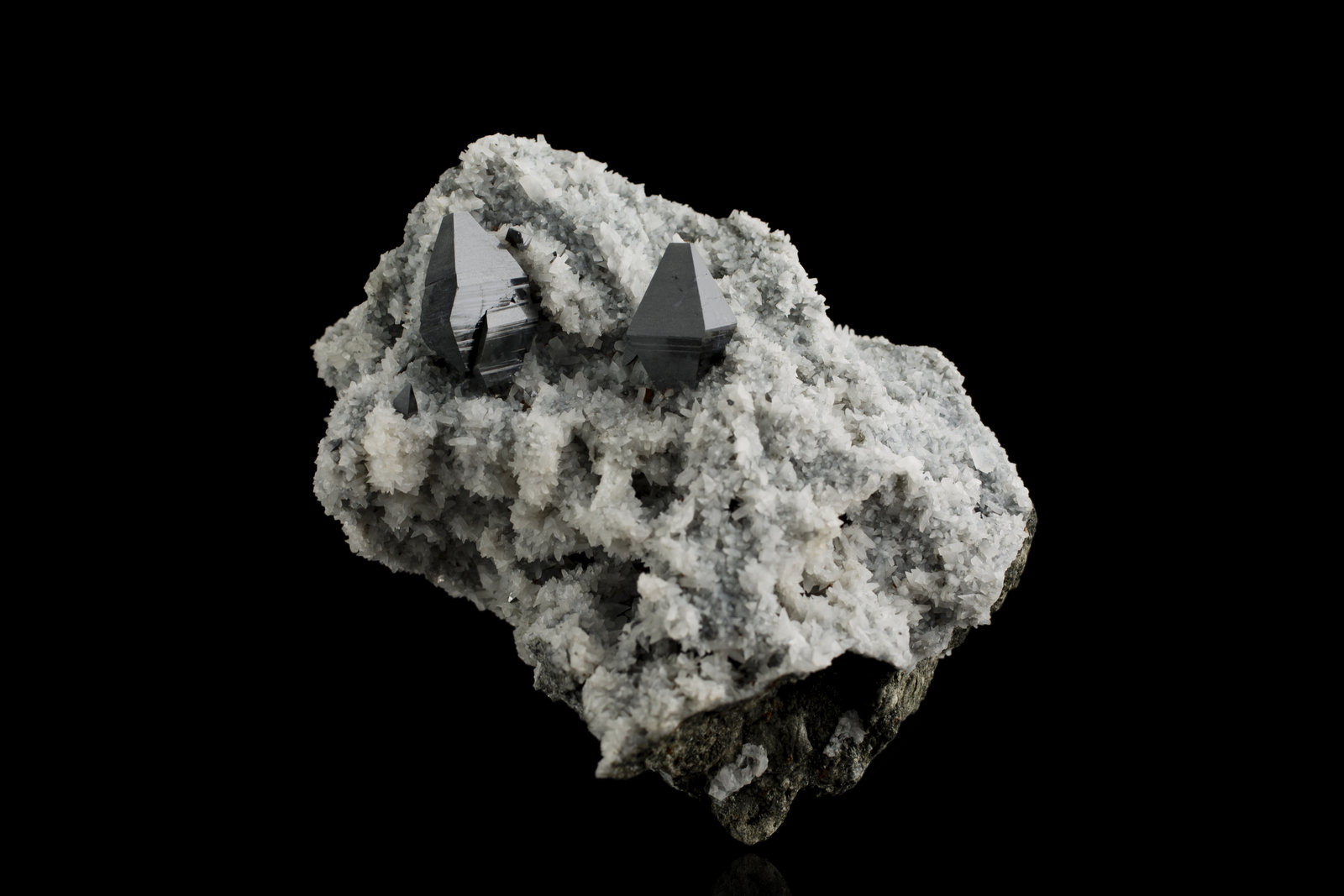 Anatasa en Albita
8 x 5.5 x 6.5 cm / Cristal principal: 2 cm
(Autor: Museo MIM)