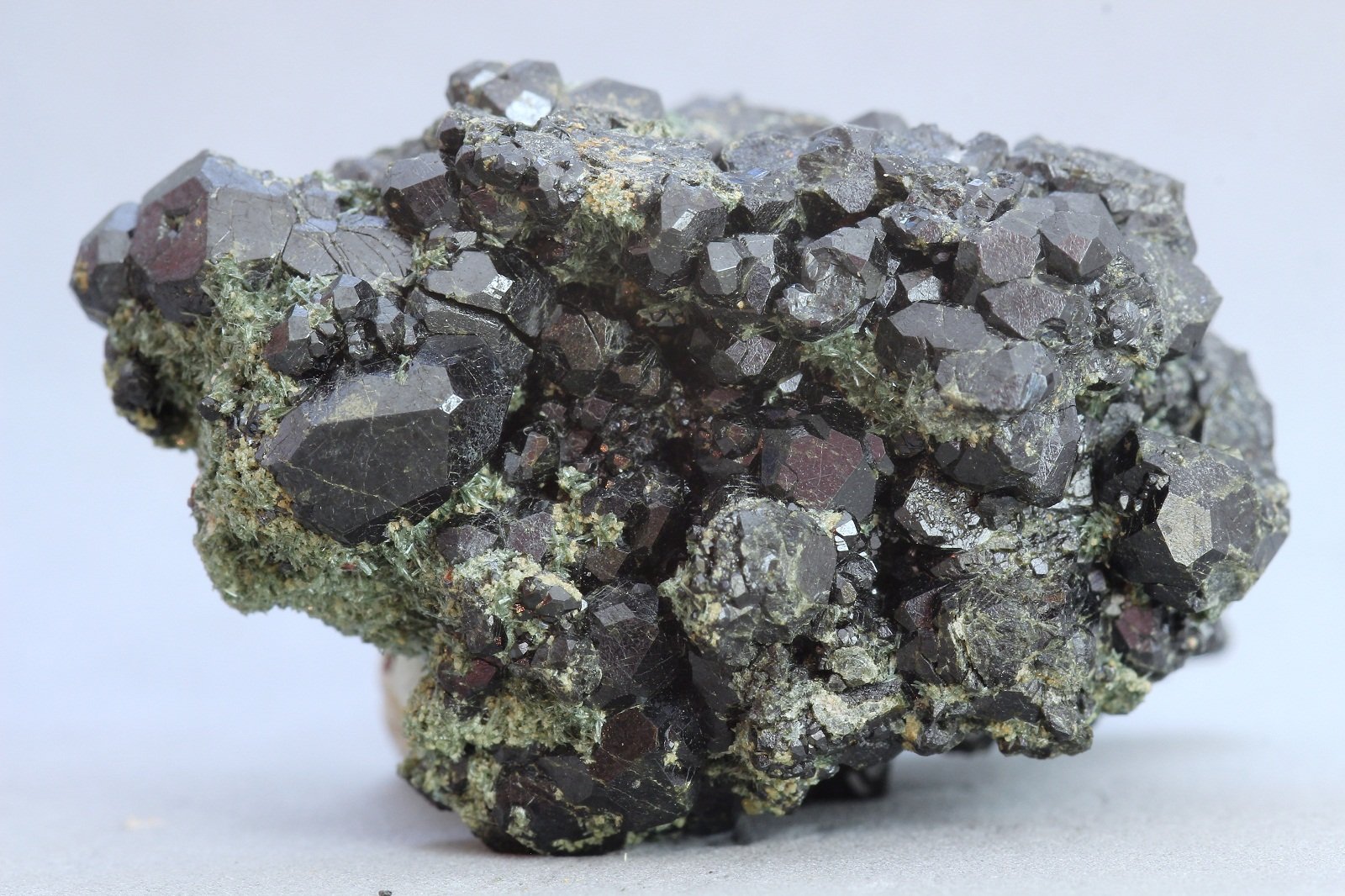 Andradita (variedad melanita)
39x24 mm
(Autor: Juan Espino)
